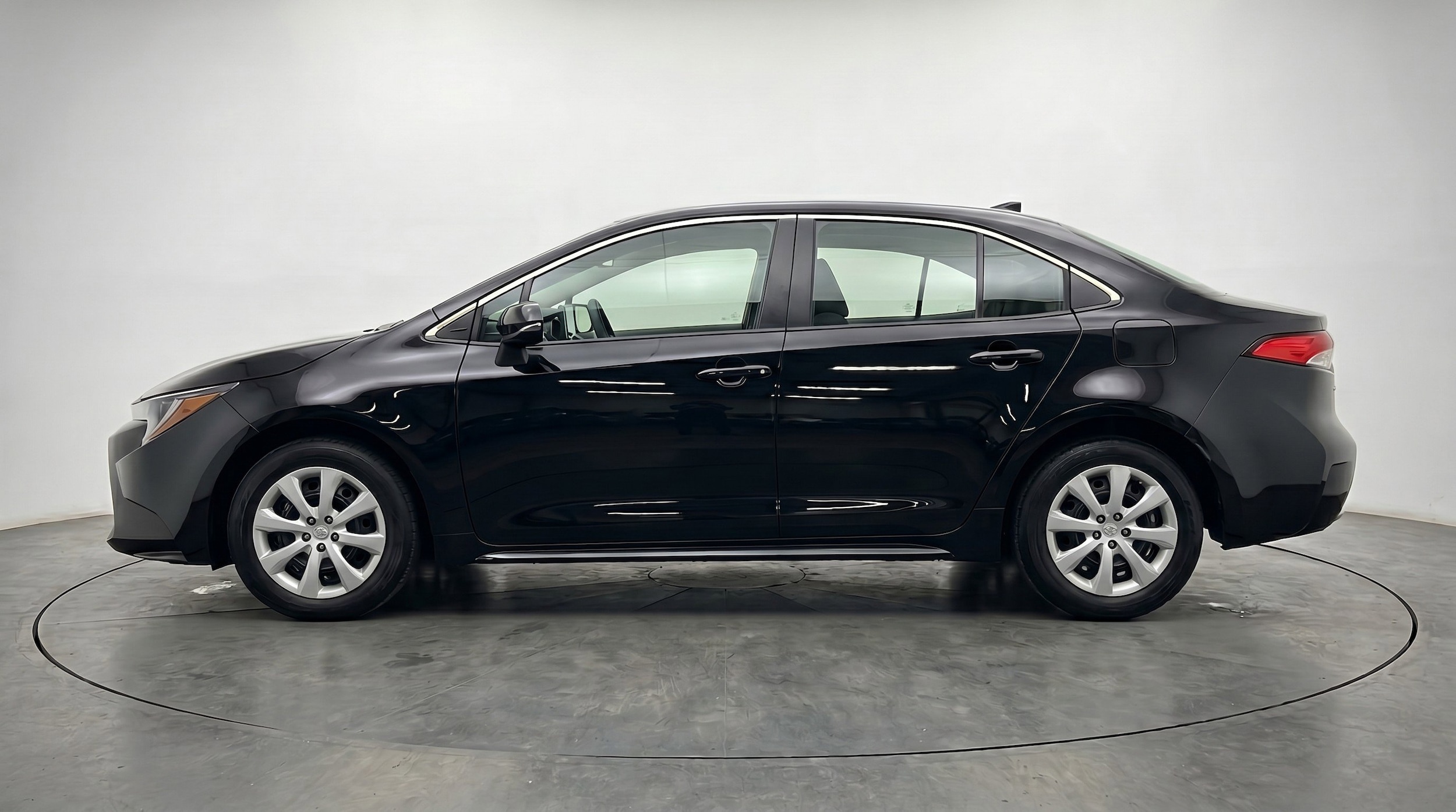 Thumbnail: 2025 Toyota Corolla - 5