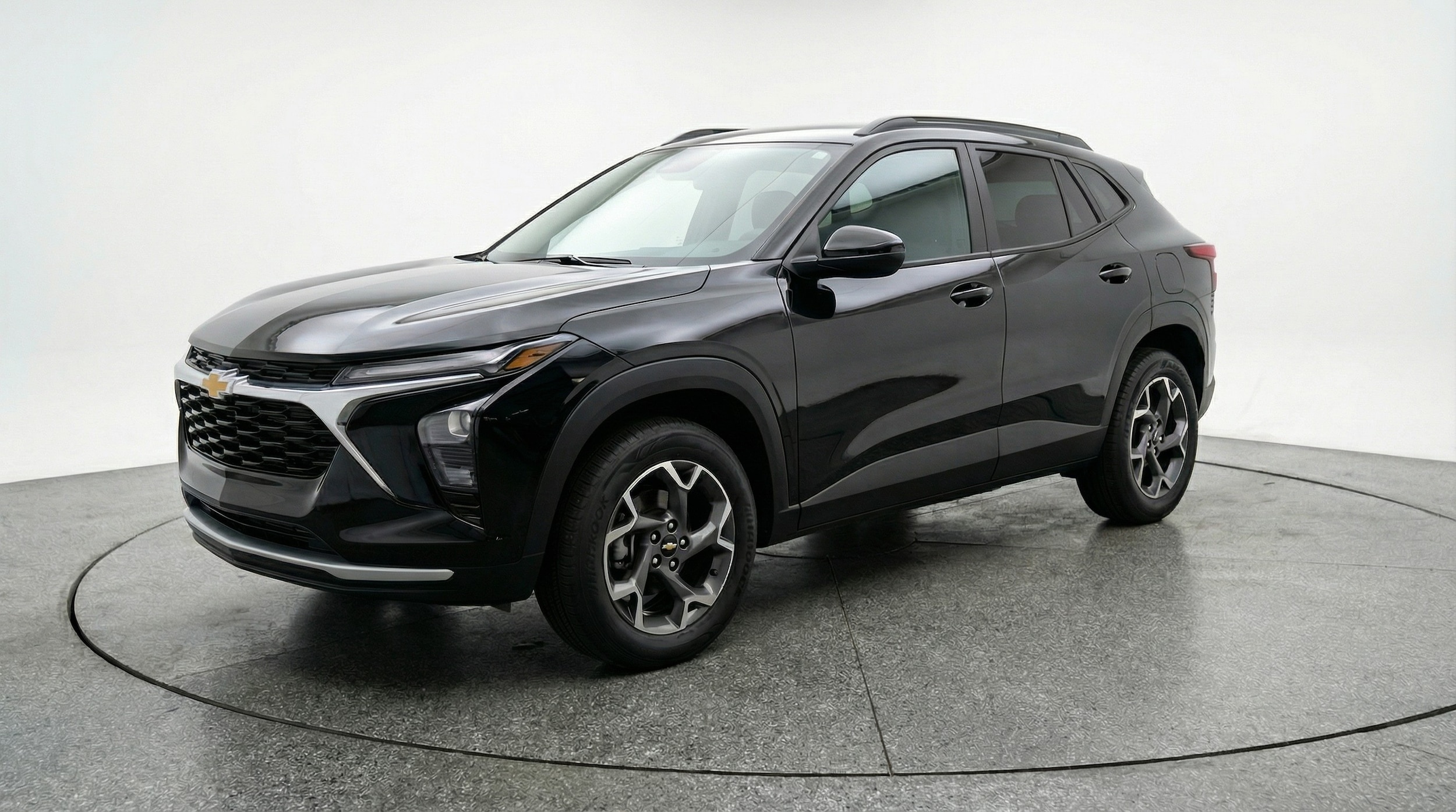 Thumbnail: 2025 Chevrolet Trax - 3