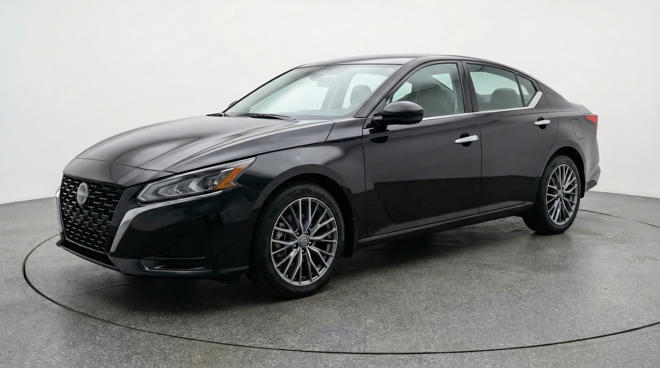 Thumbnail: 2025 Nissan Altima - 3