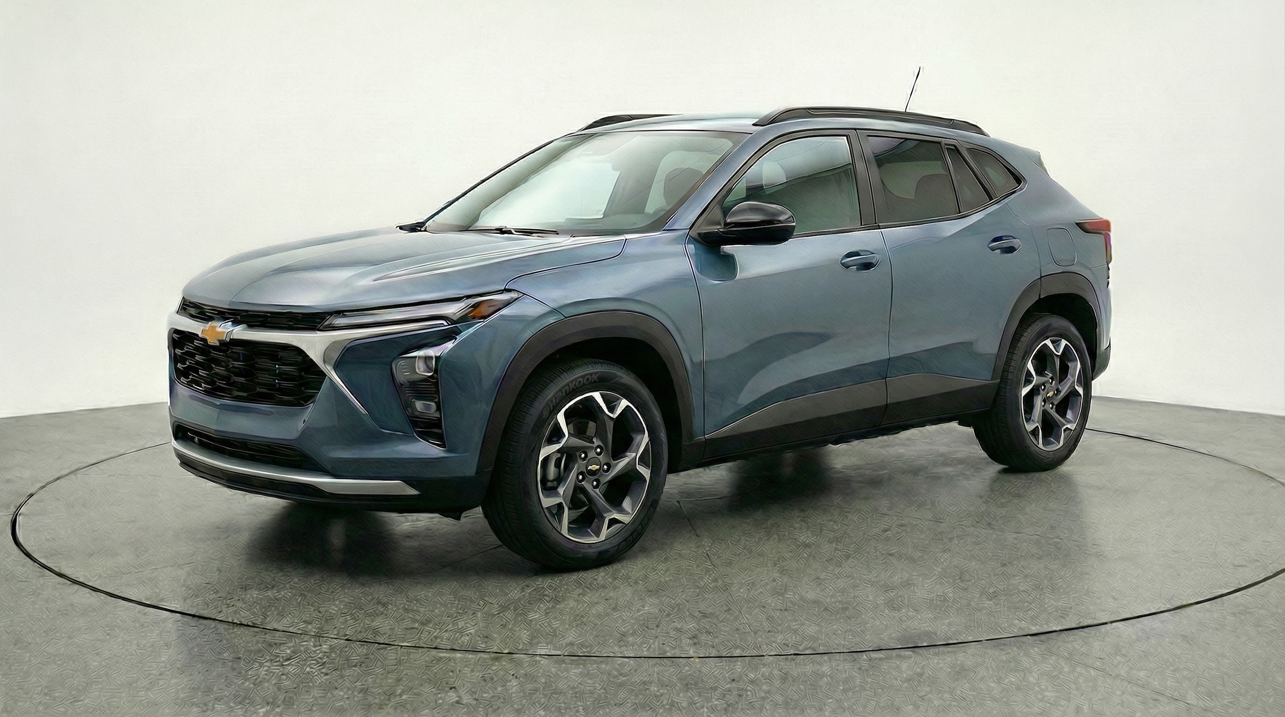 Thumbnail: 2025 Chevrolet Trax - 3