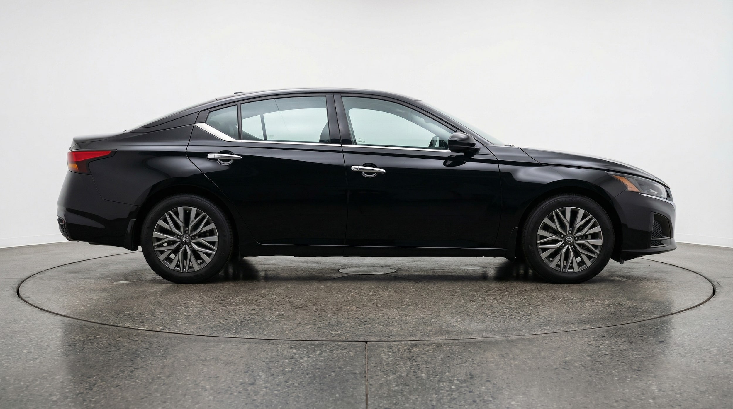 Thumbnail: 2025 Nissan Altima - 8