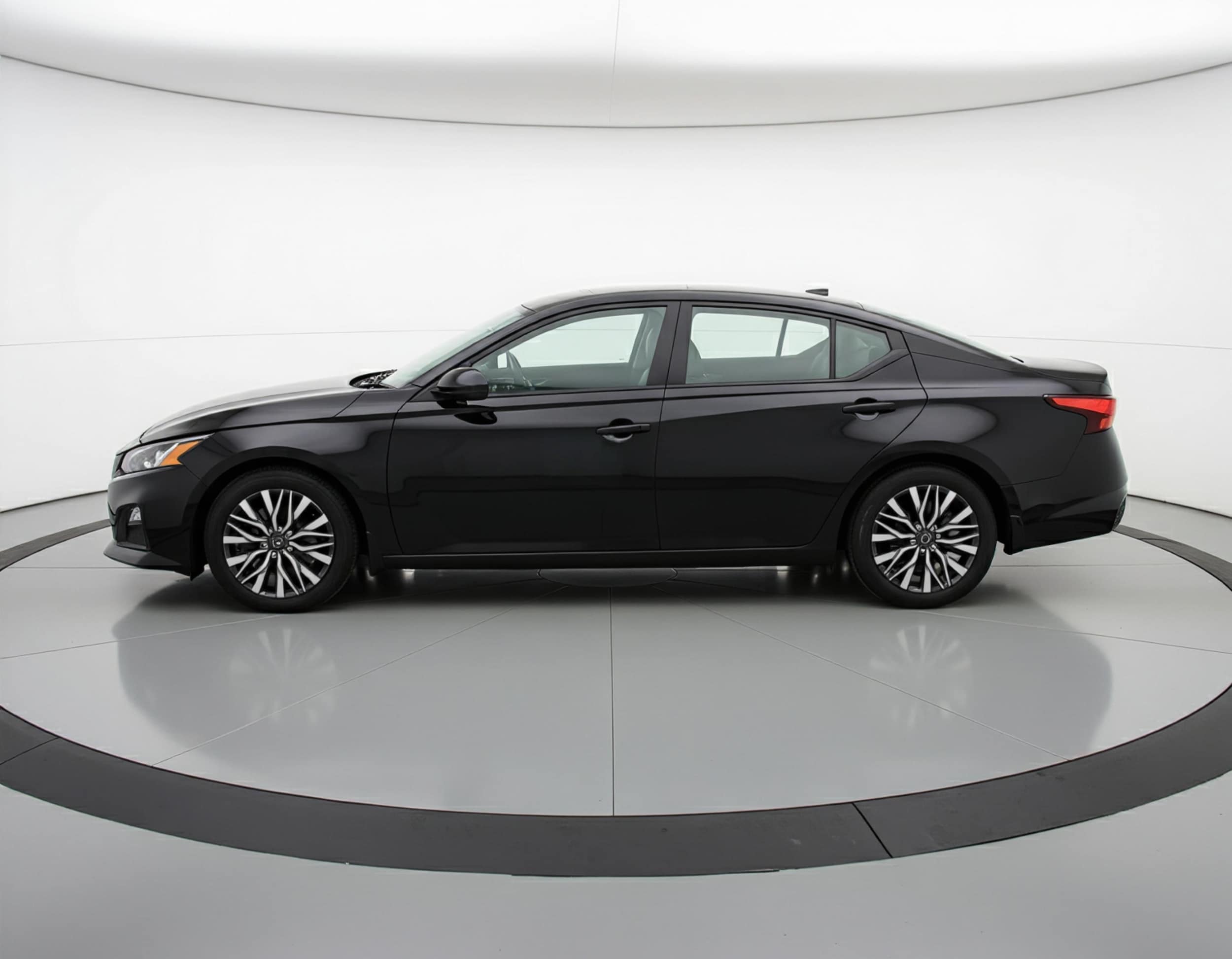 Thumbnail: 2025 Nissan Altima - 4