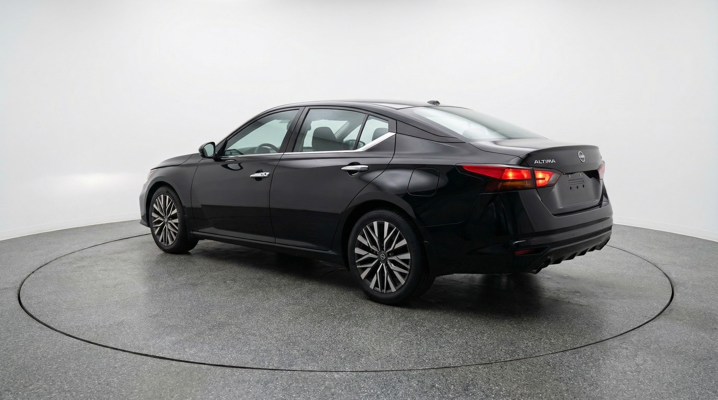 Thumbnail: 2025 Nissan Altima - 5