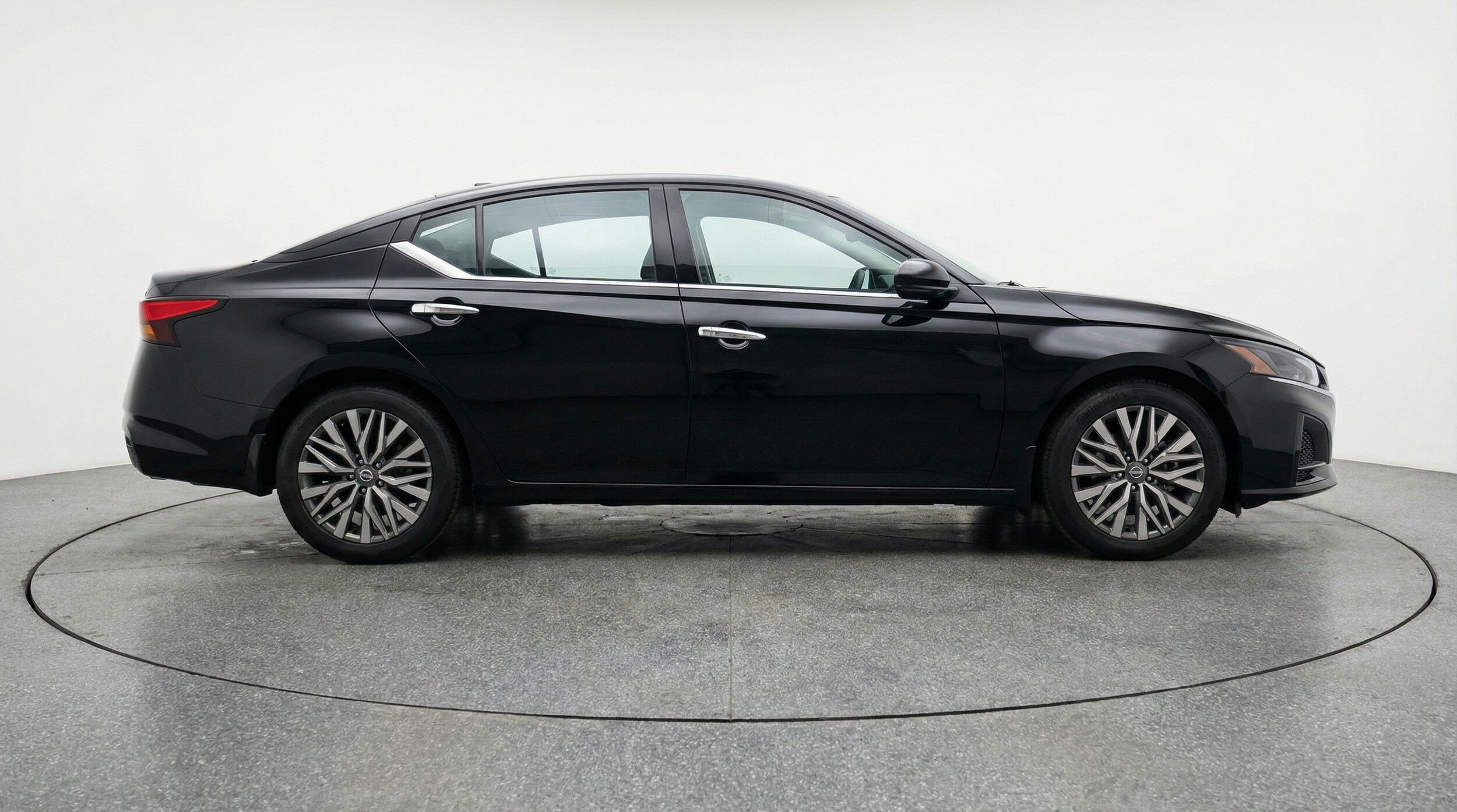 Thumbnail: 2025 Nissan Altima - 8