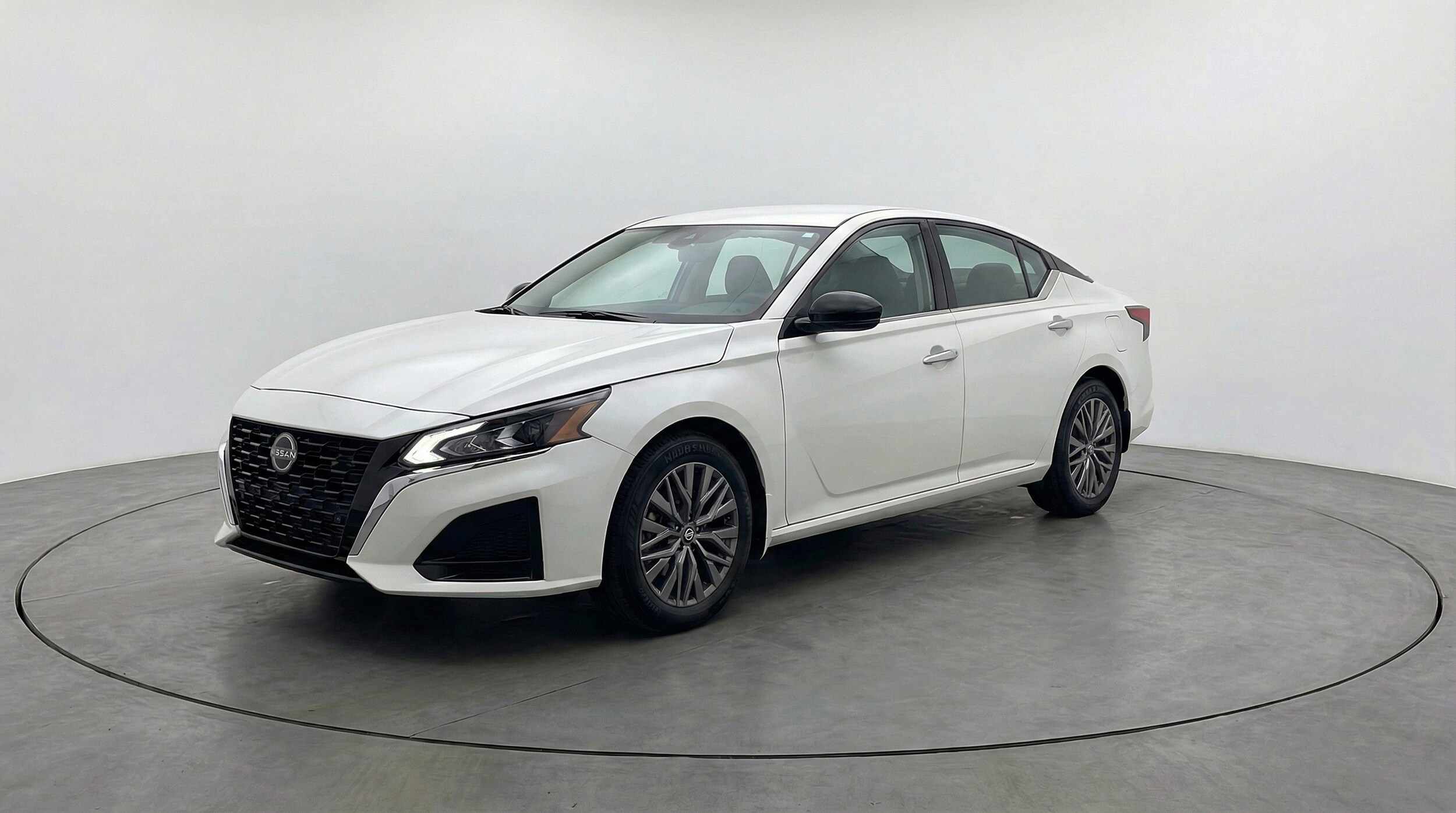 Thumbnail: 2025 Nissan Altima - 3