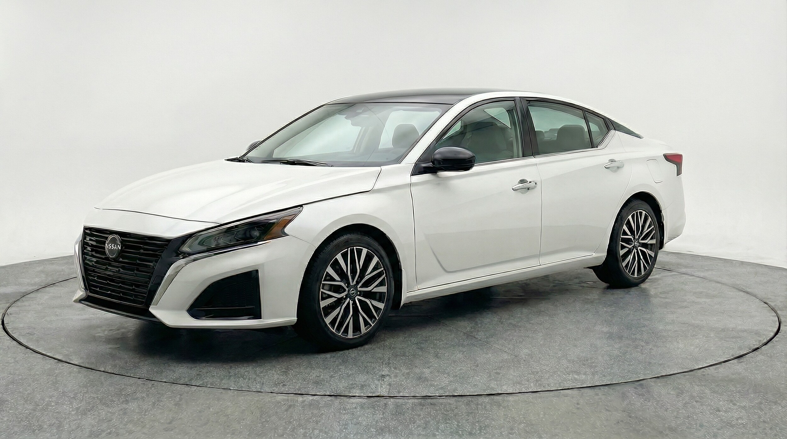 Thumbnail: 2025 Nissan Altima - 3