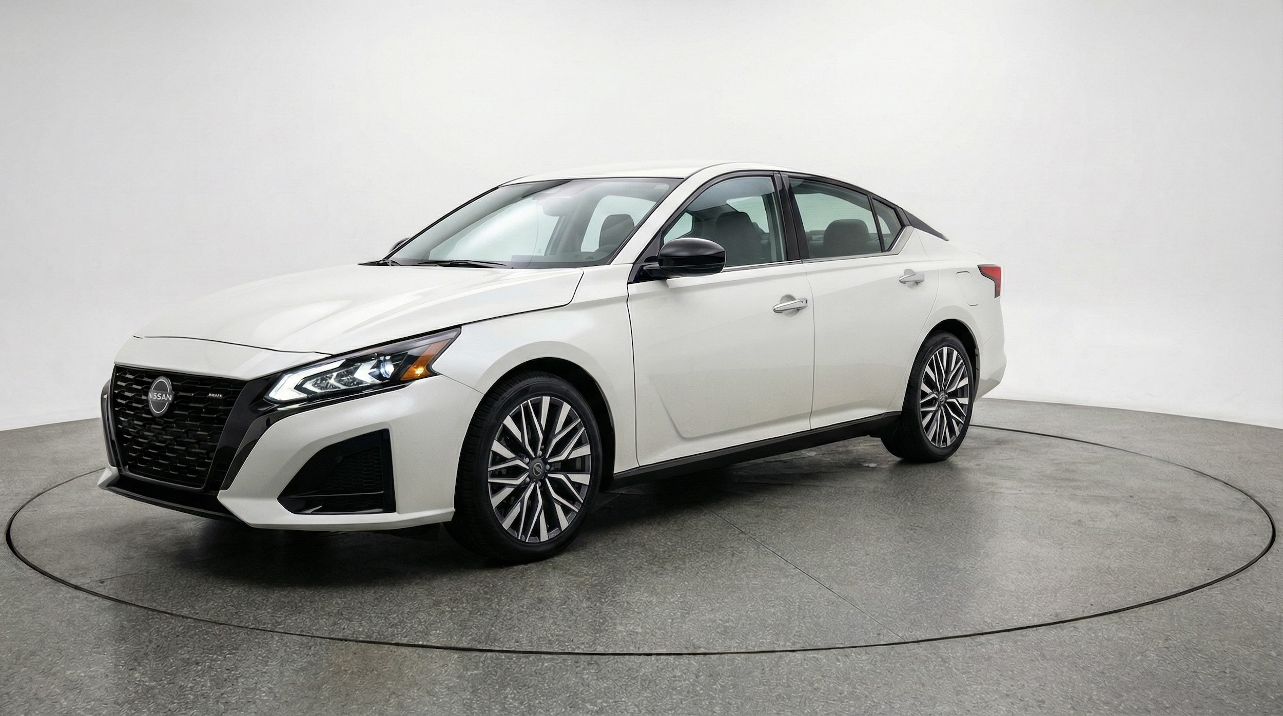 Thumbnail: 2025 Nissan Altima - 3