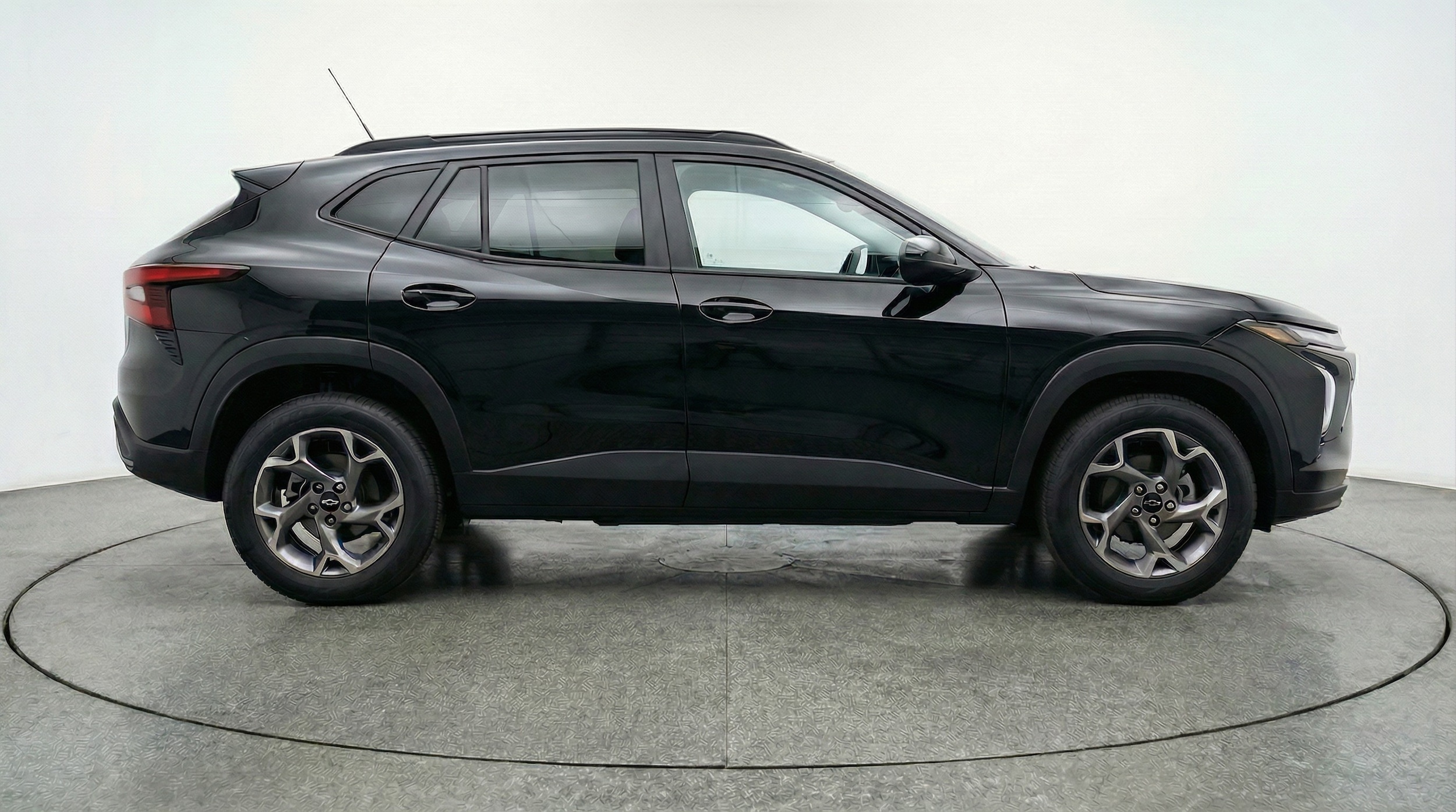 Thumbnail: 2025 Chevrolet Trax - 8