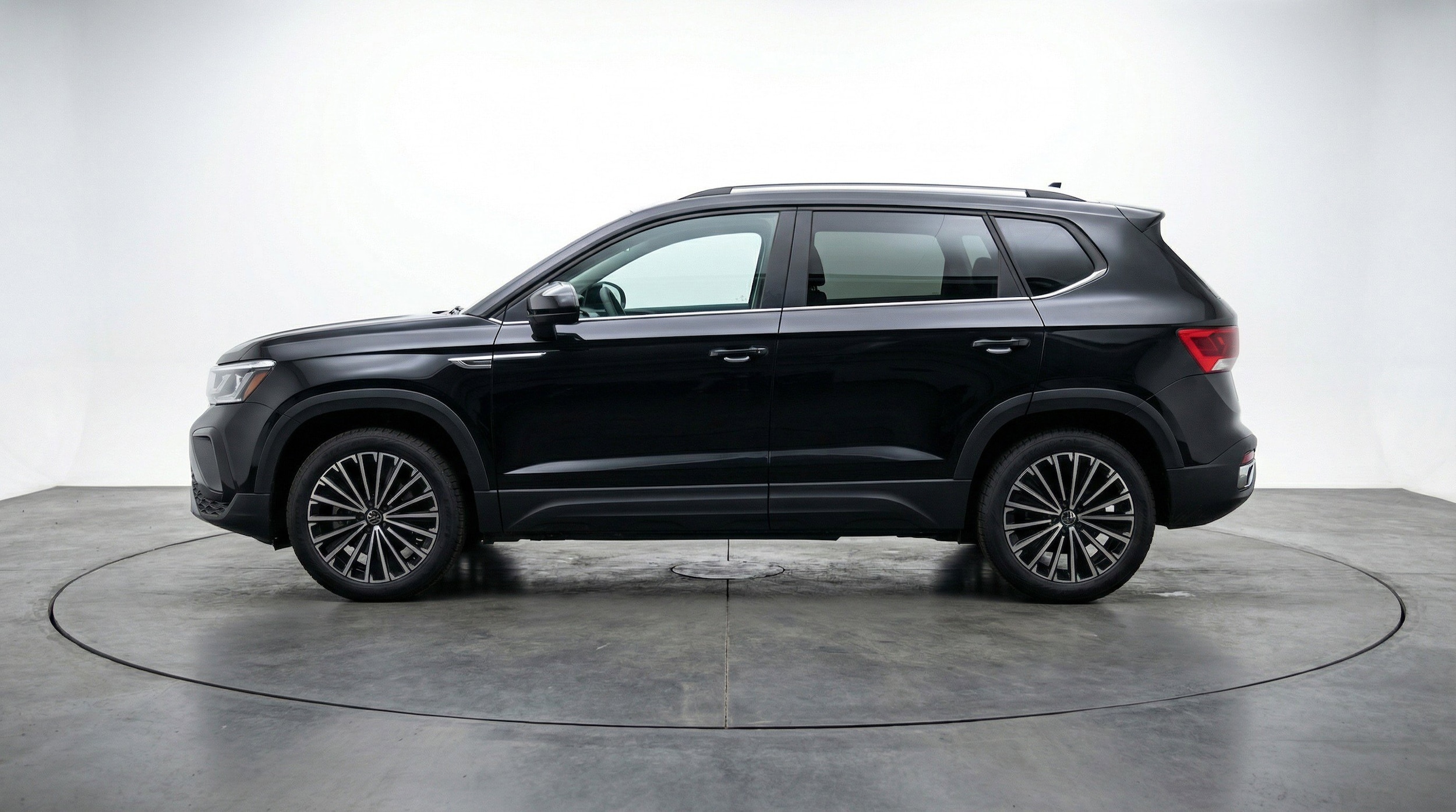 Thumbnail: 2025 Volkswagen Taos - 5