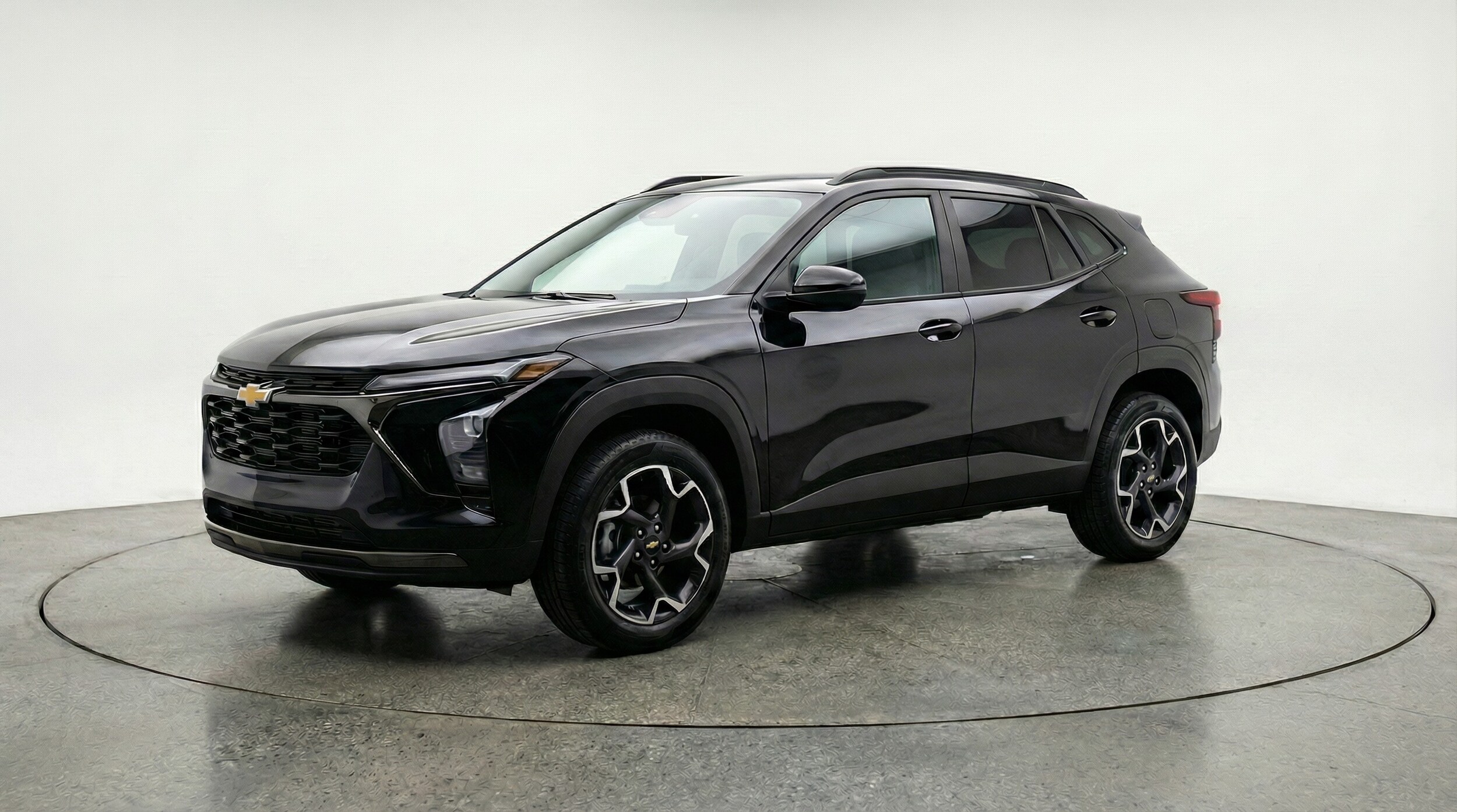 Thumbnail: 2025 Chevrolet Trax - 3