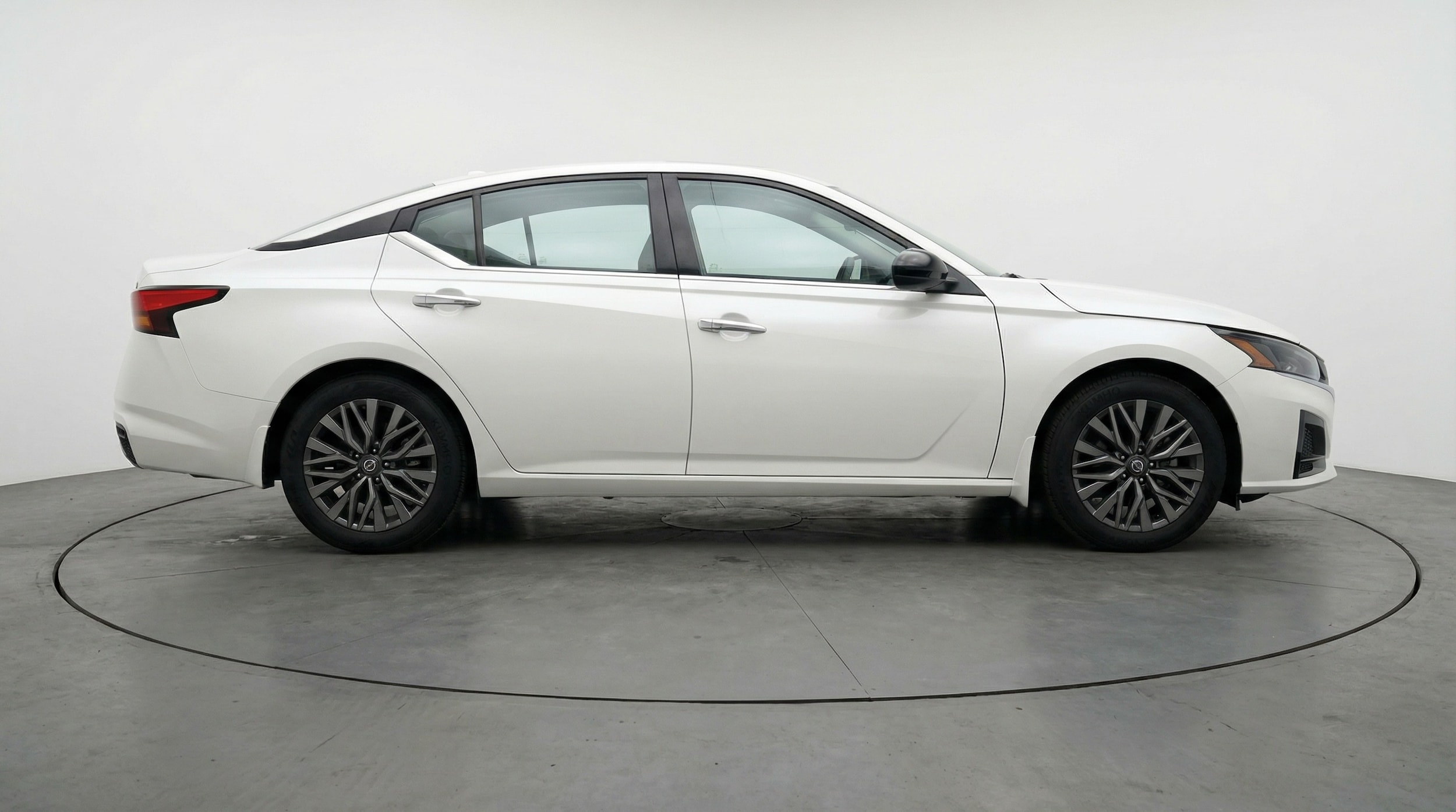 Thumbnail: 2025 Nissan Altima - 8