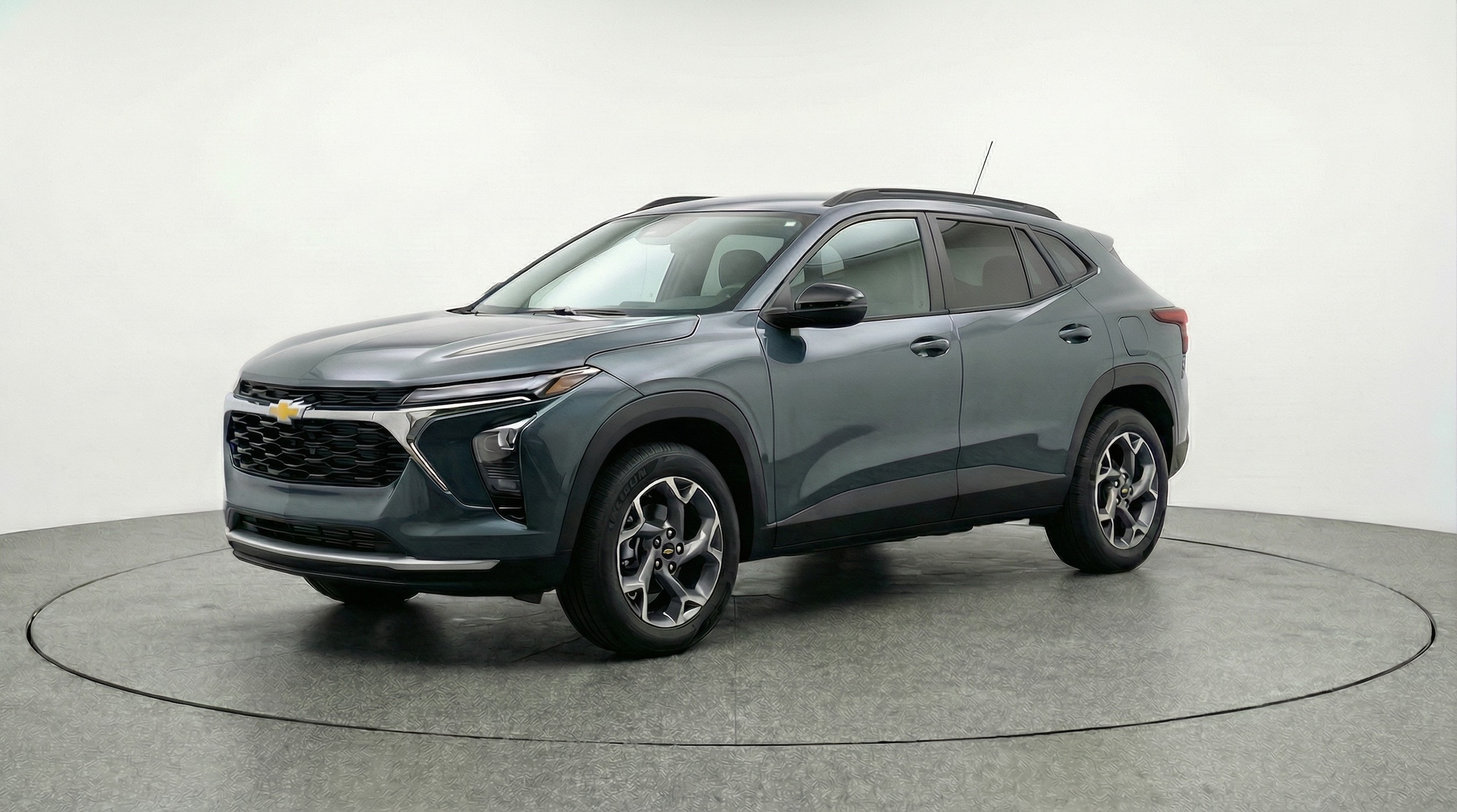 Thumbnail: 2025 Chevrolet Trax - 3