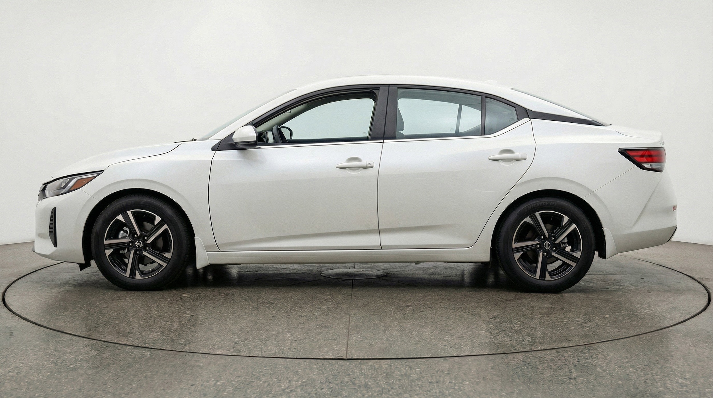 Thumbnail: 2025 Nissan Sentra - 5