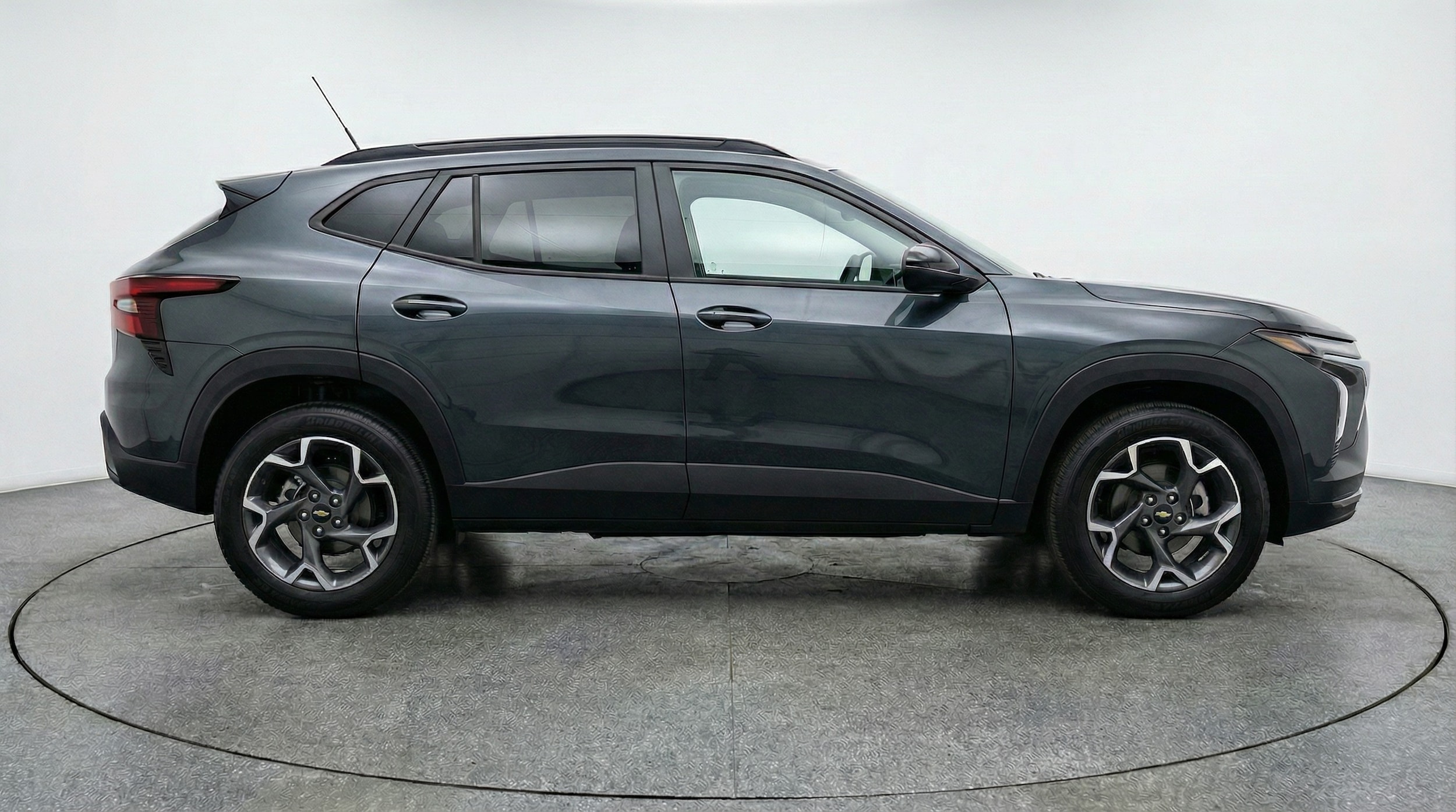 Thumbnail: 2025 Chevrolet Trax - 8