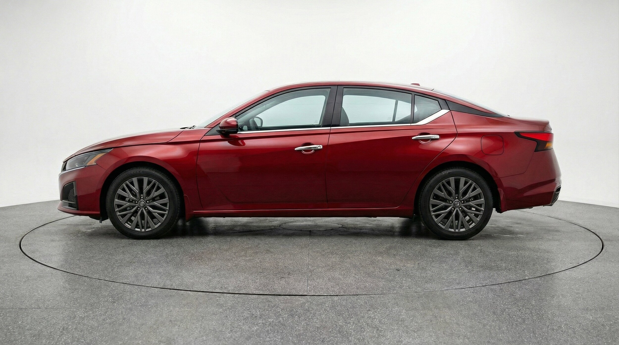 Thumbnail: 2025 Nissan Altima - 5