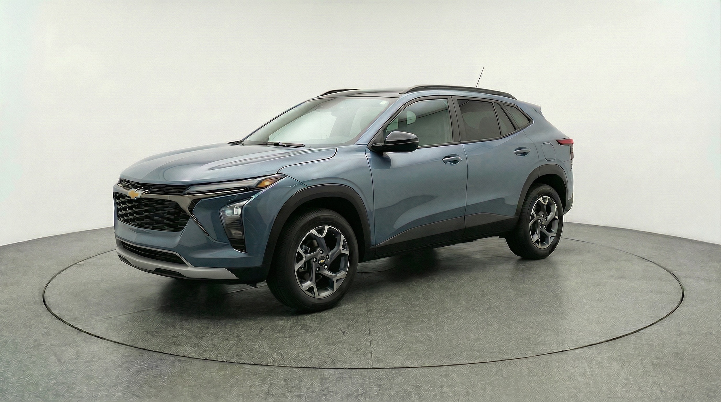 Thumbnail: 2025 Chevrolet Trax - 3