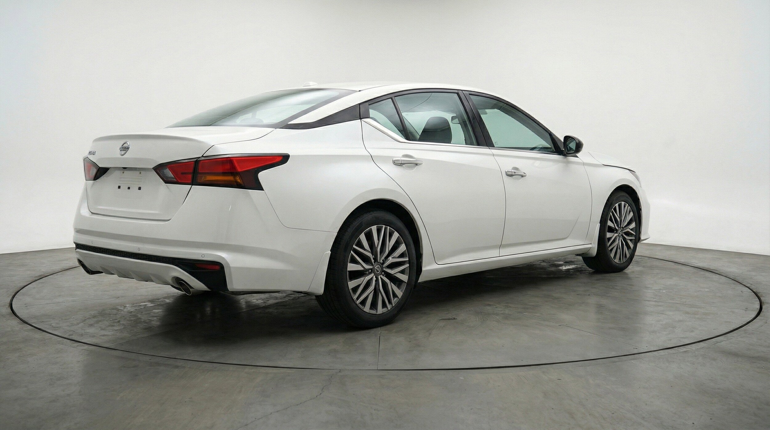 Thumbnail: 2025 Nissan Altima - 9