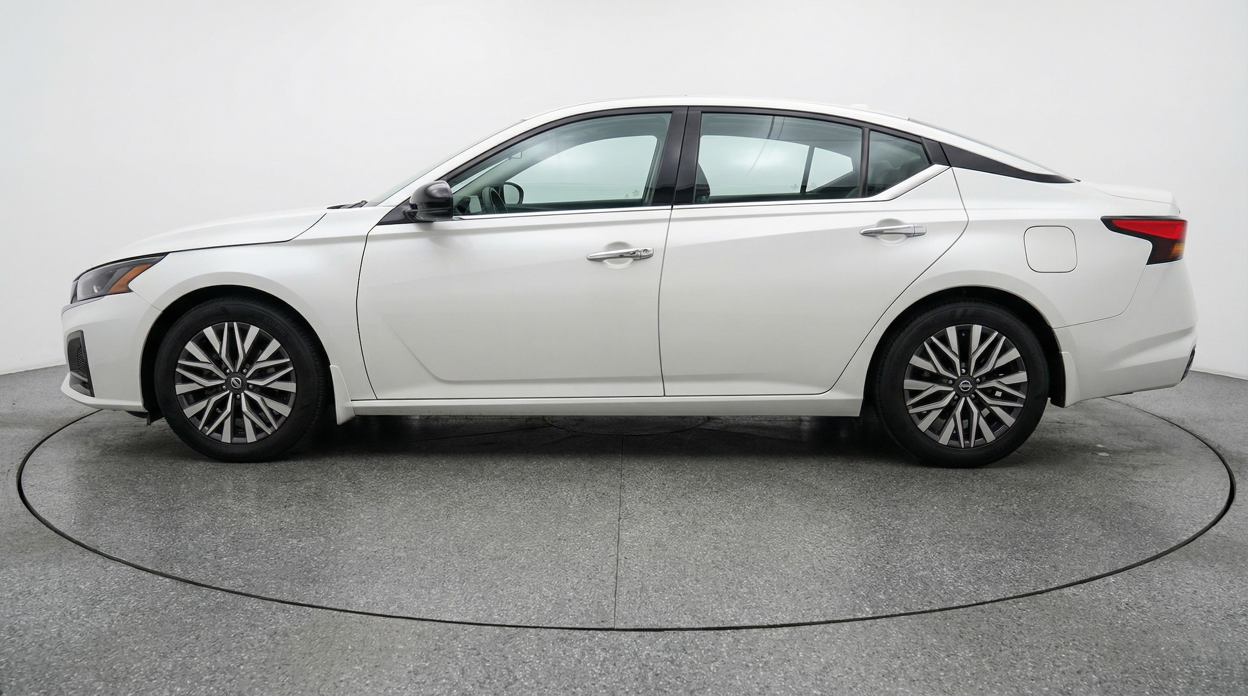 Thumbnail: 2025 Nissan Altima - 4