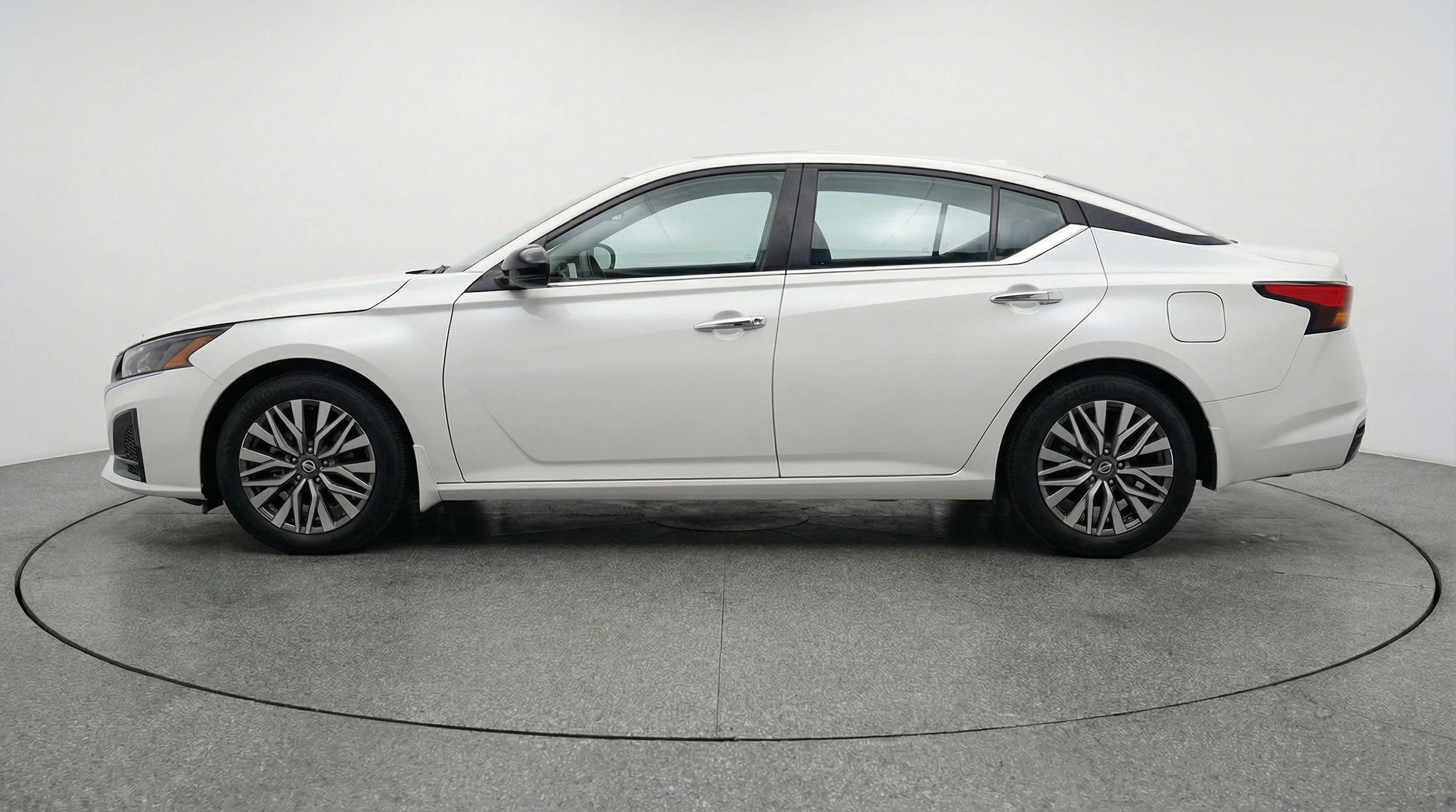 Thumbnail: 2025 Nissan Altima - 4