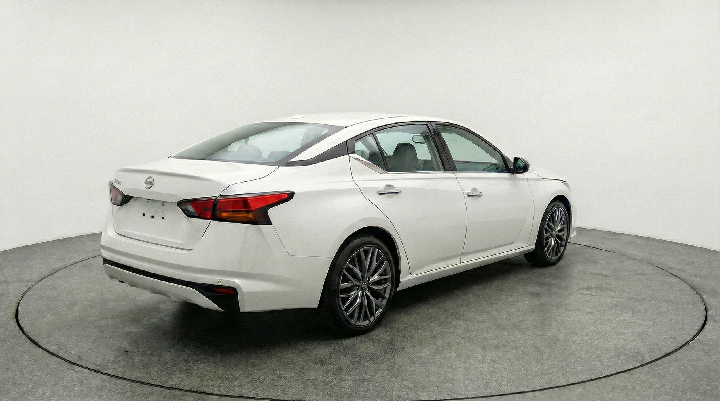 Thumbnail: 2025 Nissan Altima - 9