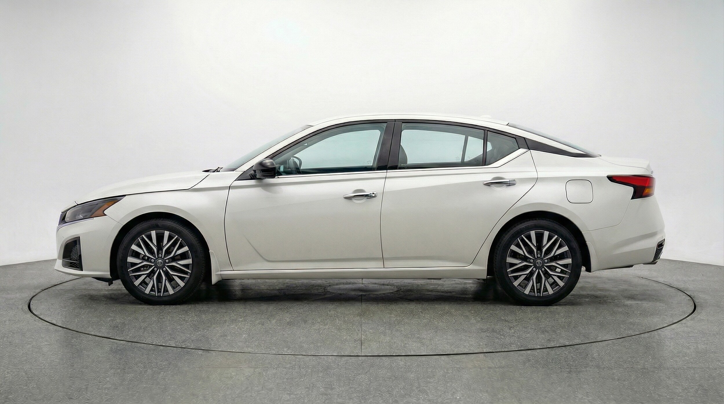 Thumbnail: 2025 Nissan Altima - 4