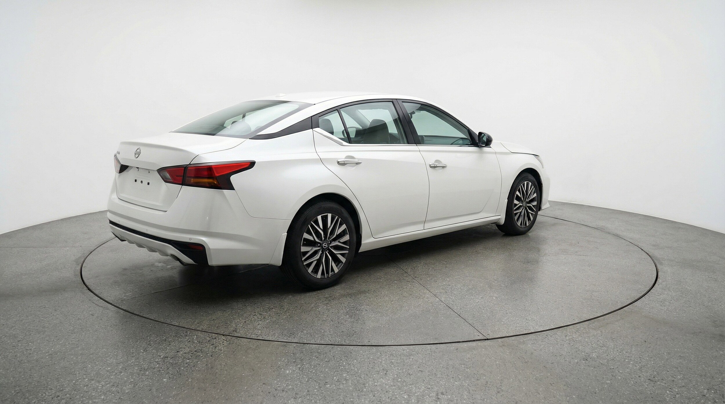 Thumbnail: 2025 Nissan Altima - 9