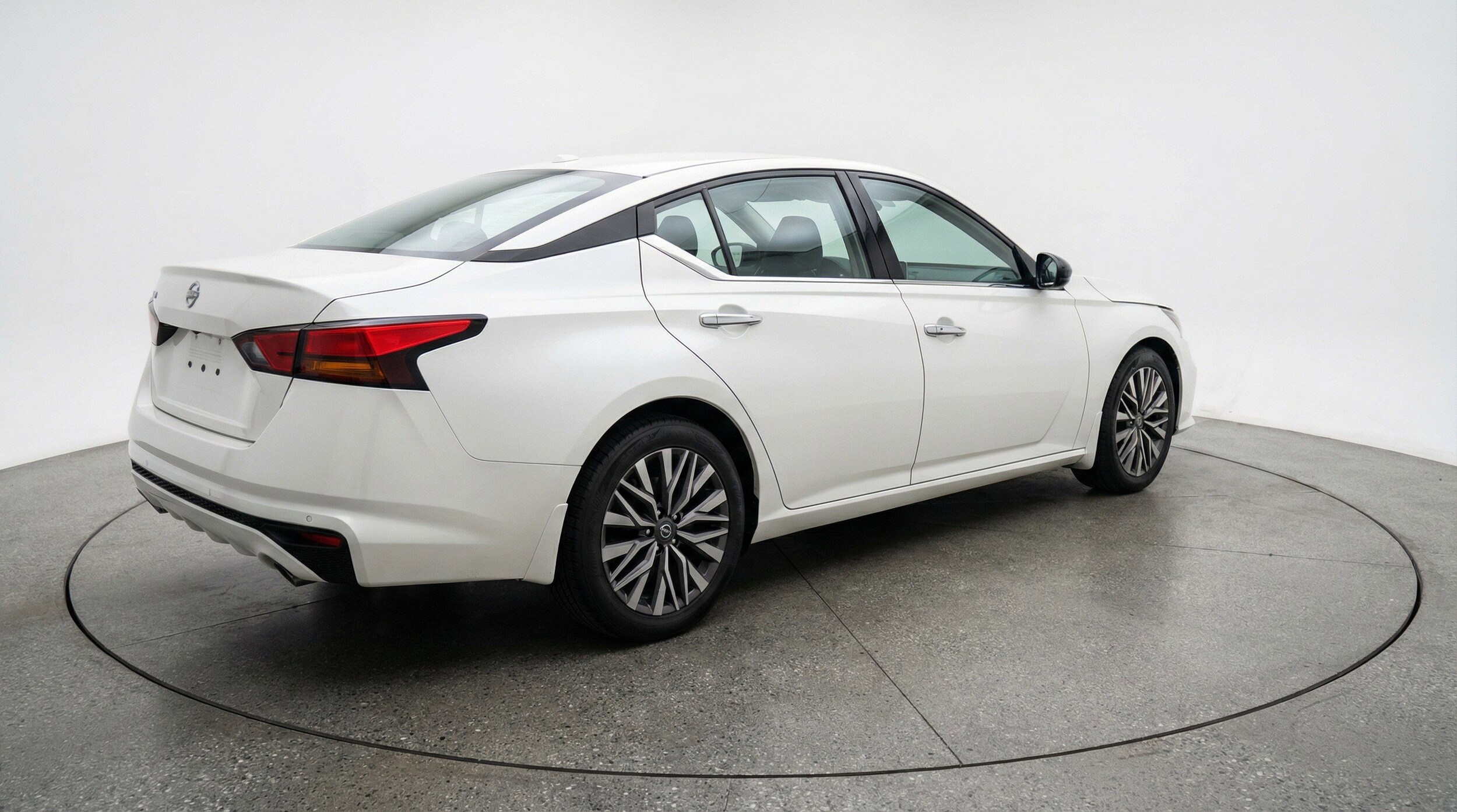 Thumbnail: 2025 Nissan Altima - 9