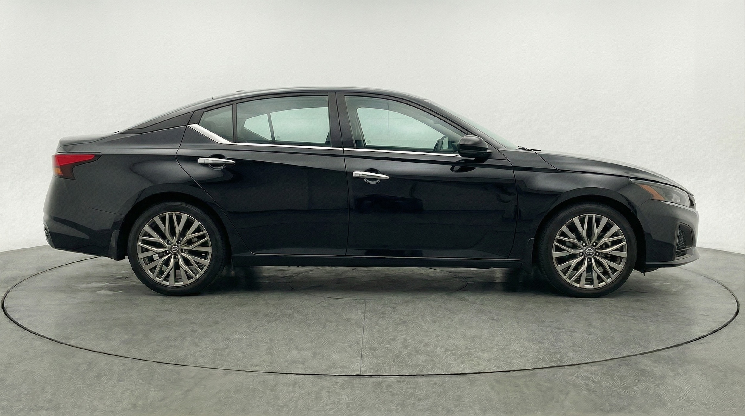 Thumbnail: 2025 Nissan Altima - 8