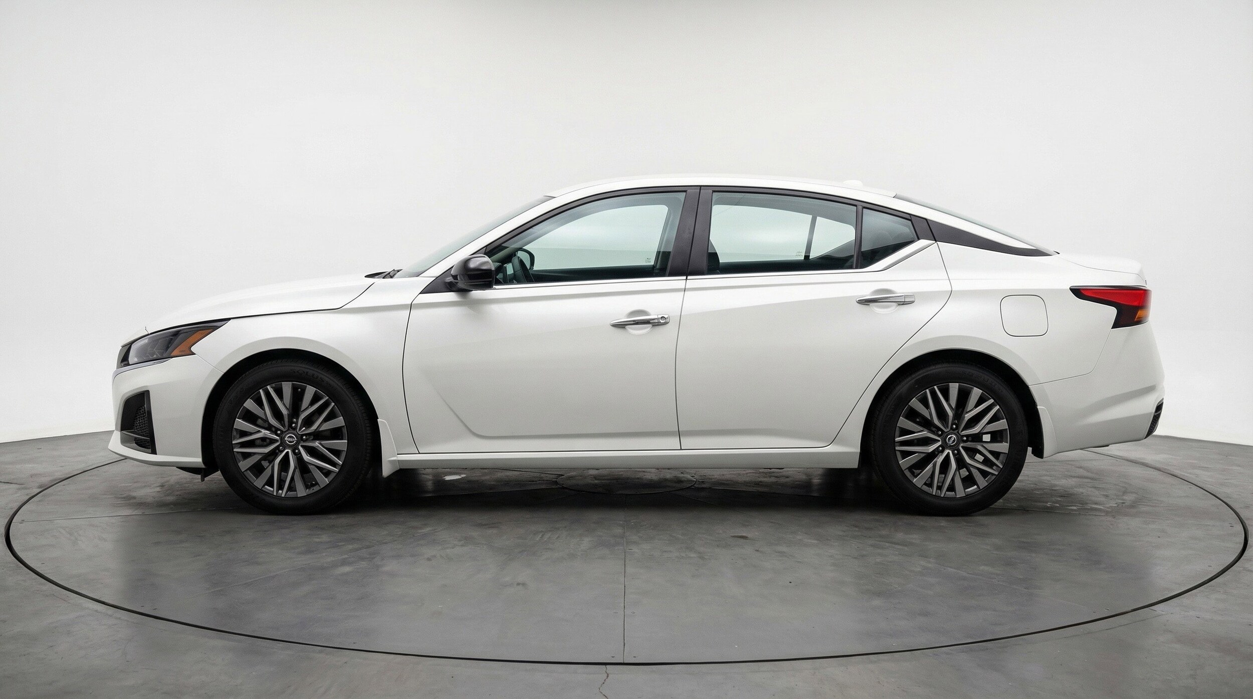 Thumbnail: 2025 Nissan Altima - 5