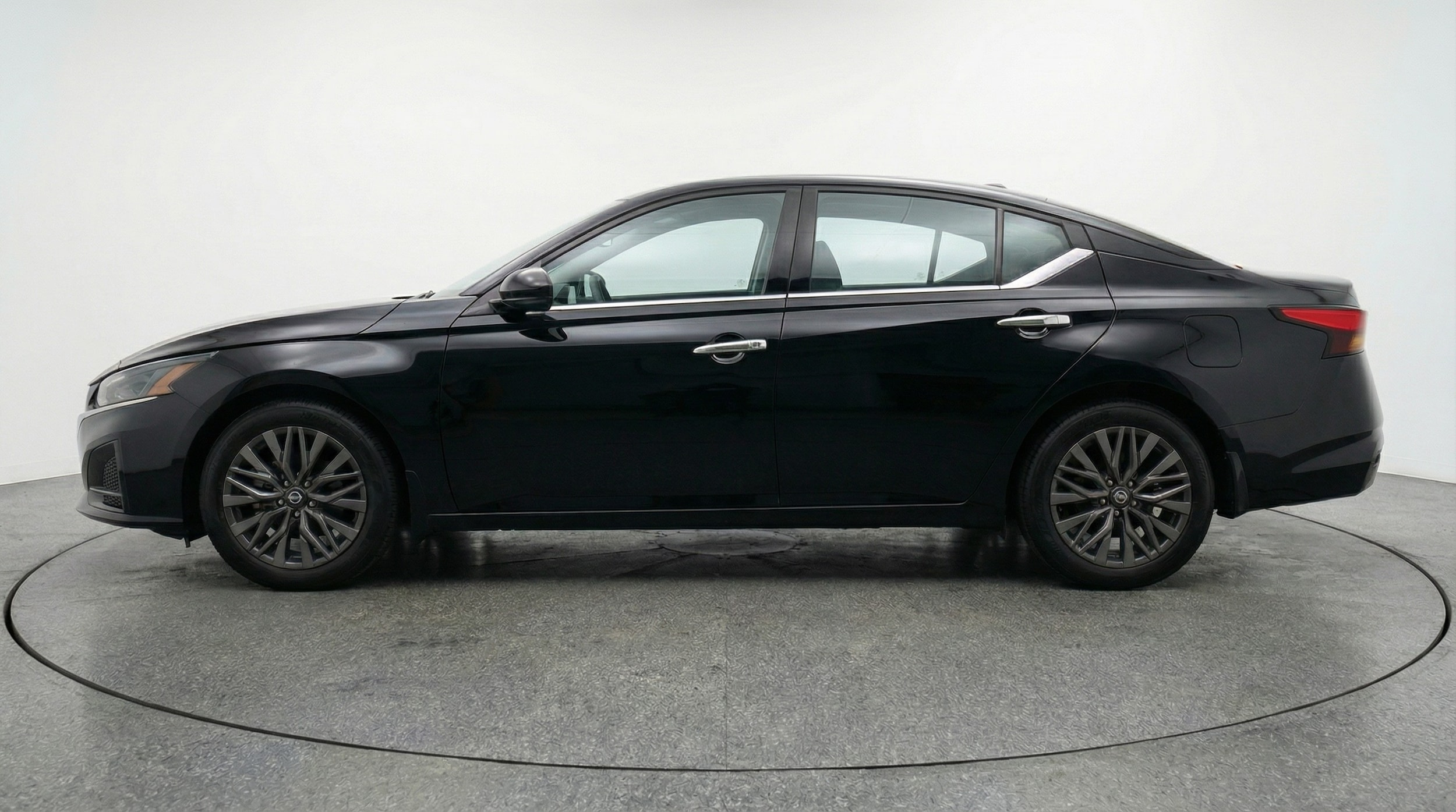 Thumbnail: 2025 Nissan Altima - 4