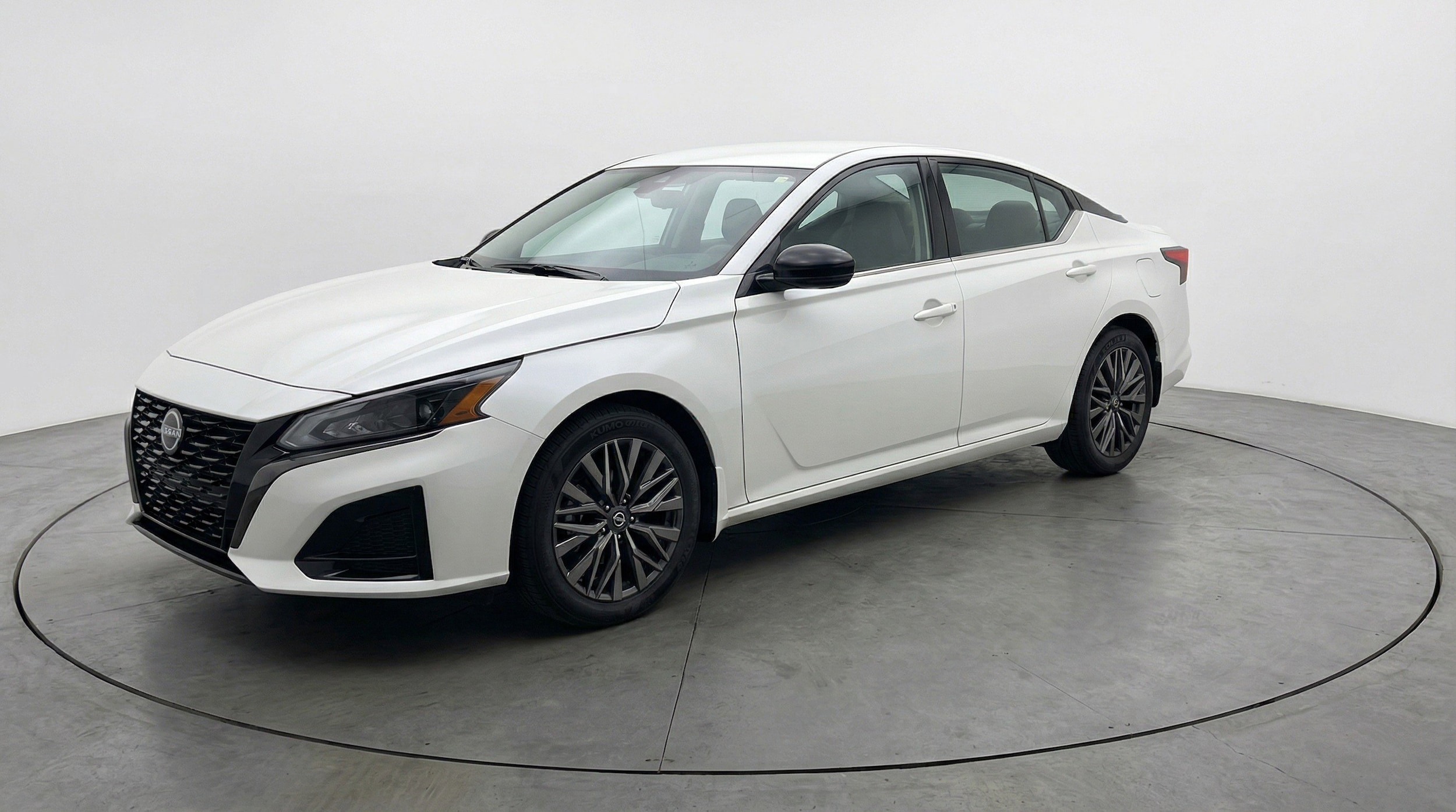 Thumbnail: 2025 Nissan Altima - 3