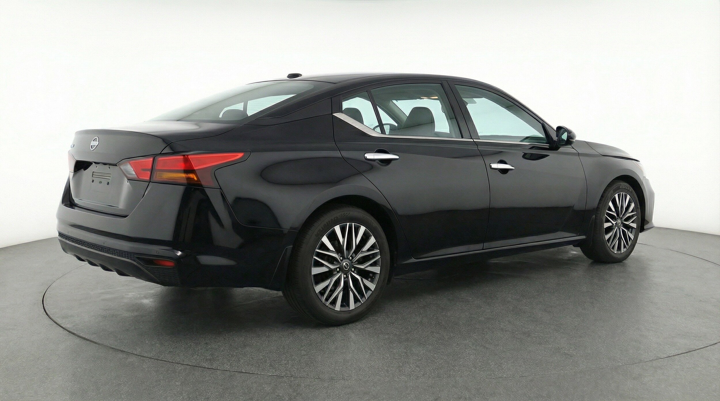 Thumbnail: 2025 Nissan Altima - 9