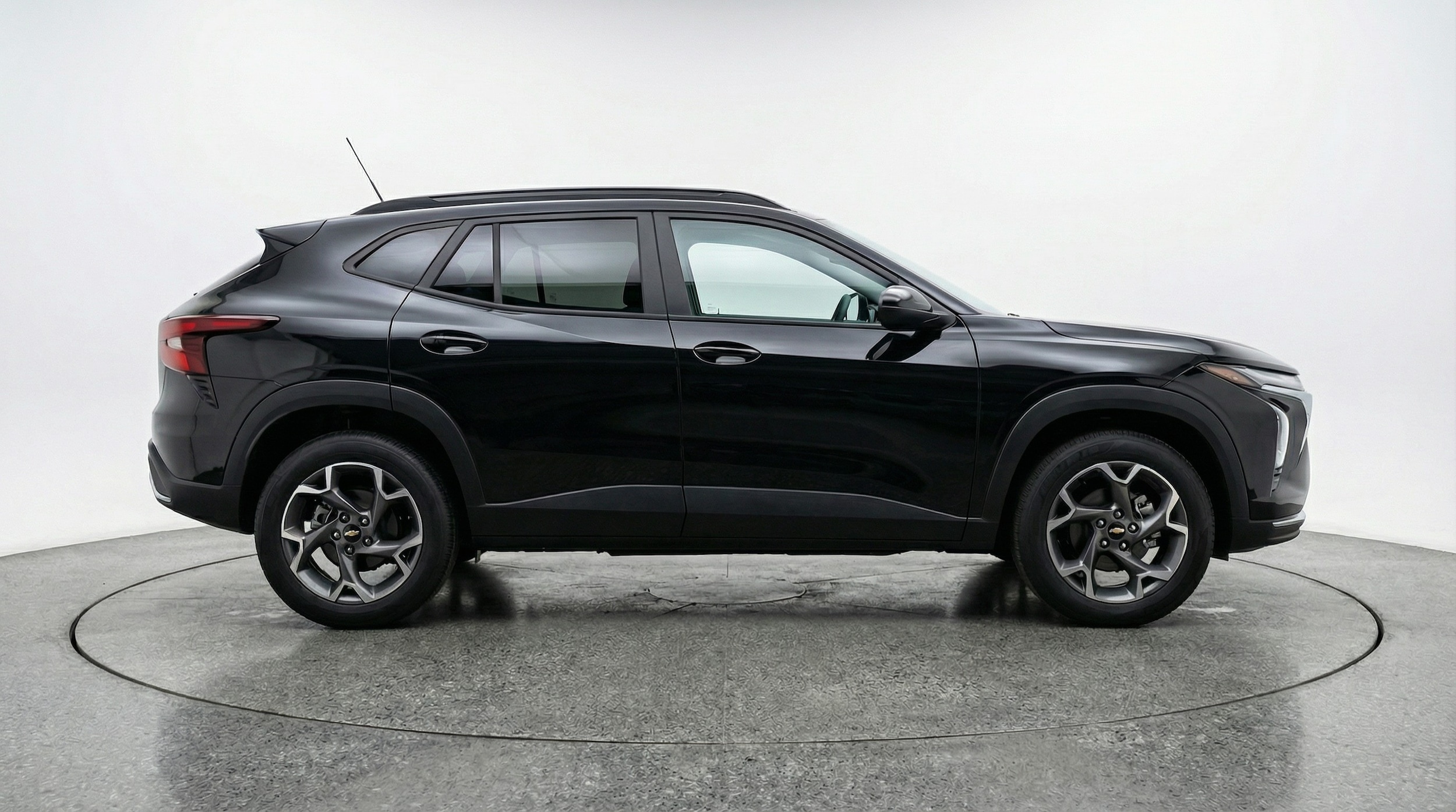 Thumbnail: 2025 Chevrolet Trax - 8