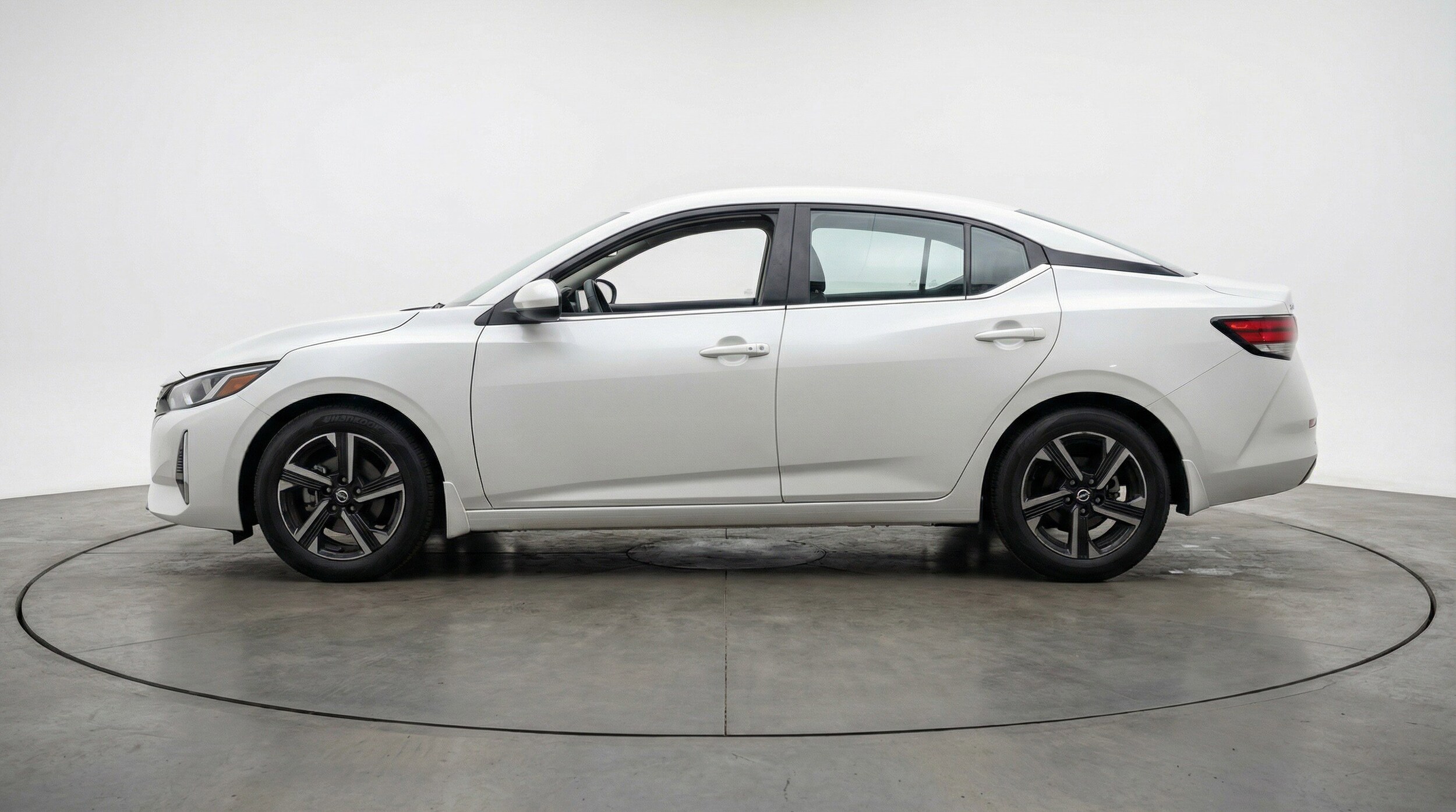 Thumbnail: 2025 Nissan Sentra - 5