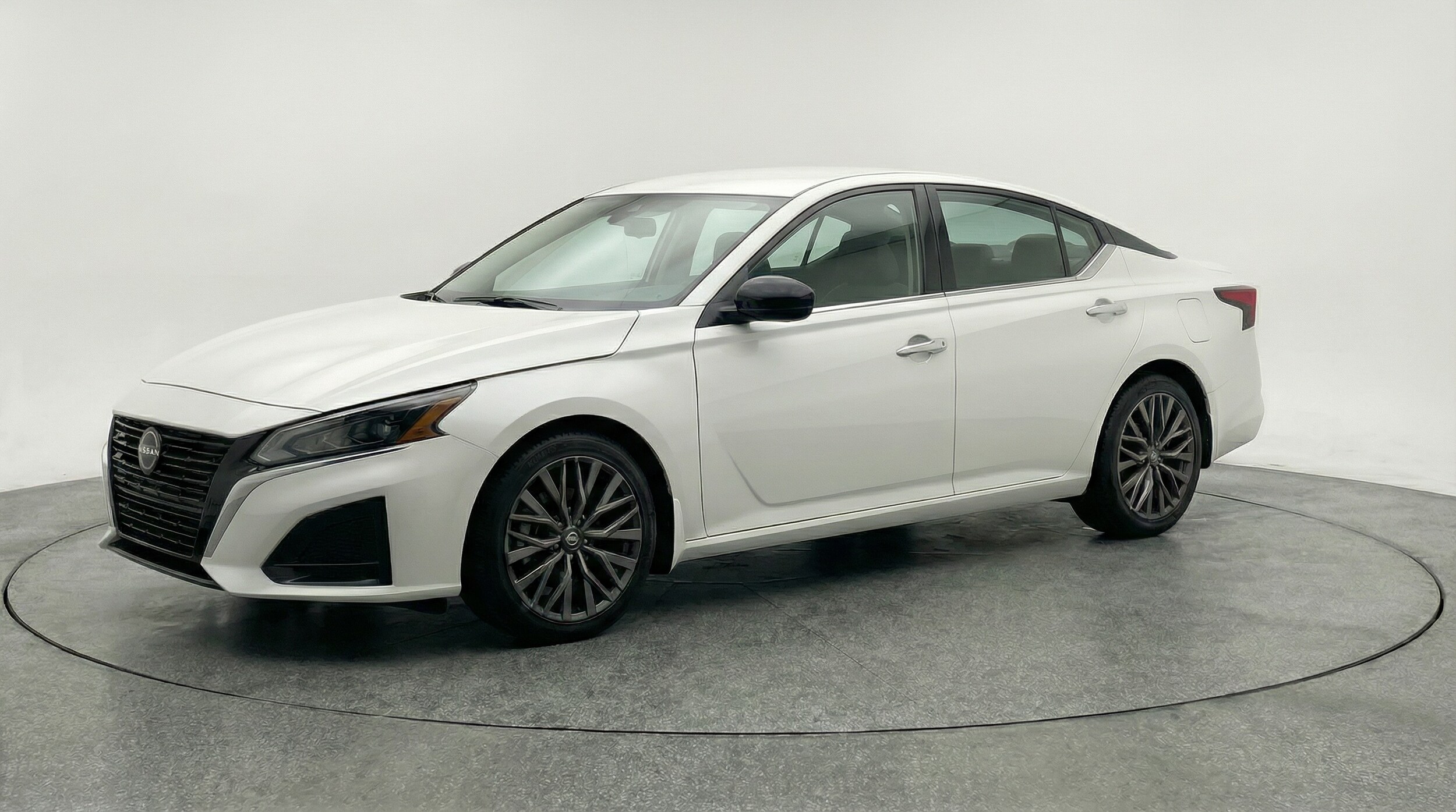 Thumbnail: 2025 Nissan Altima - 3