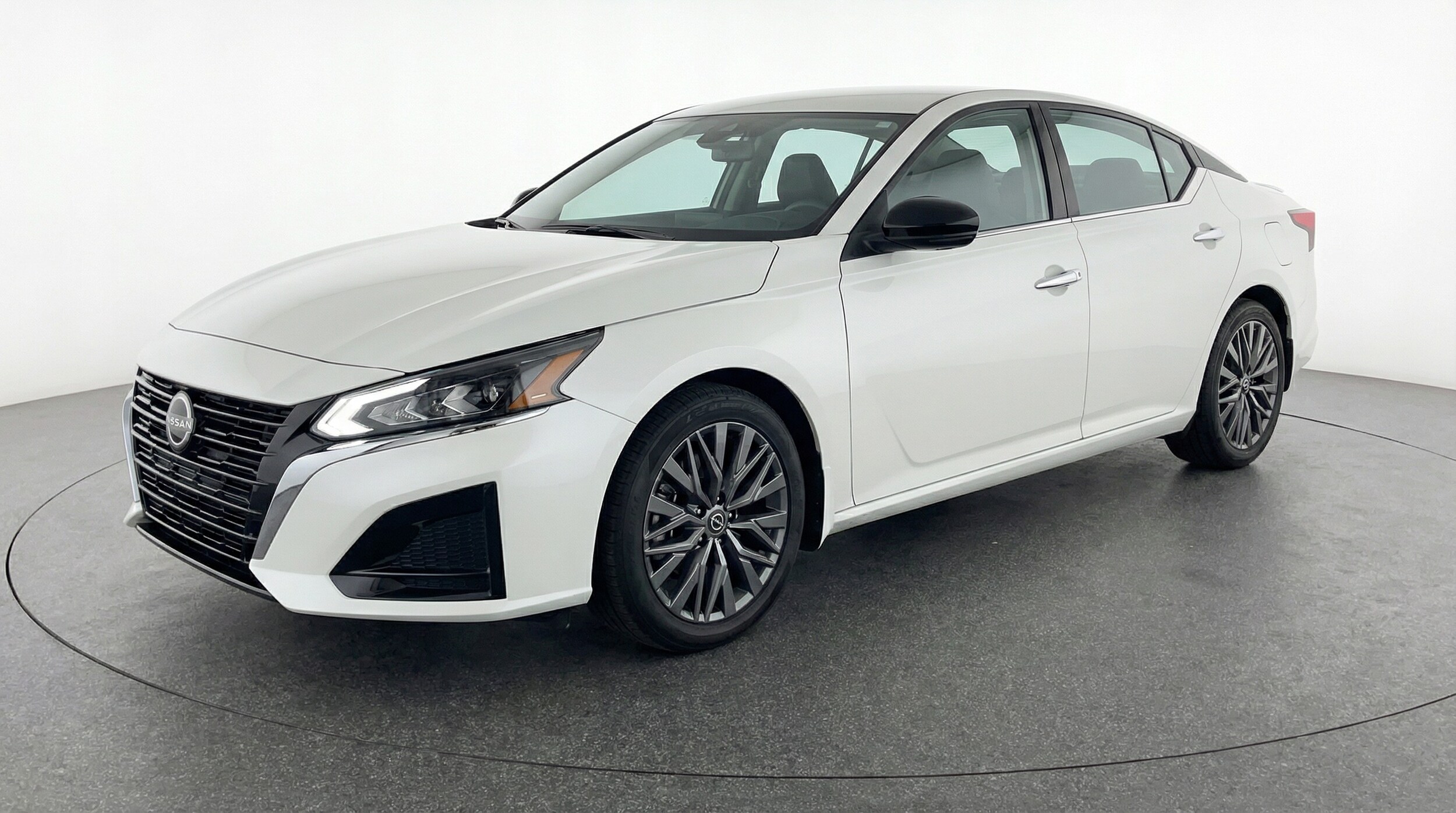 Thumbnail: 2025 Nissan Altima - 3