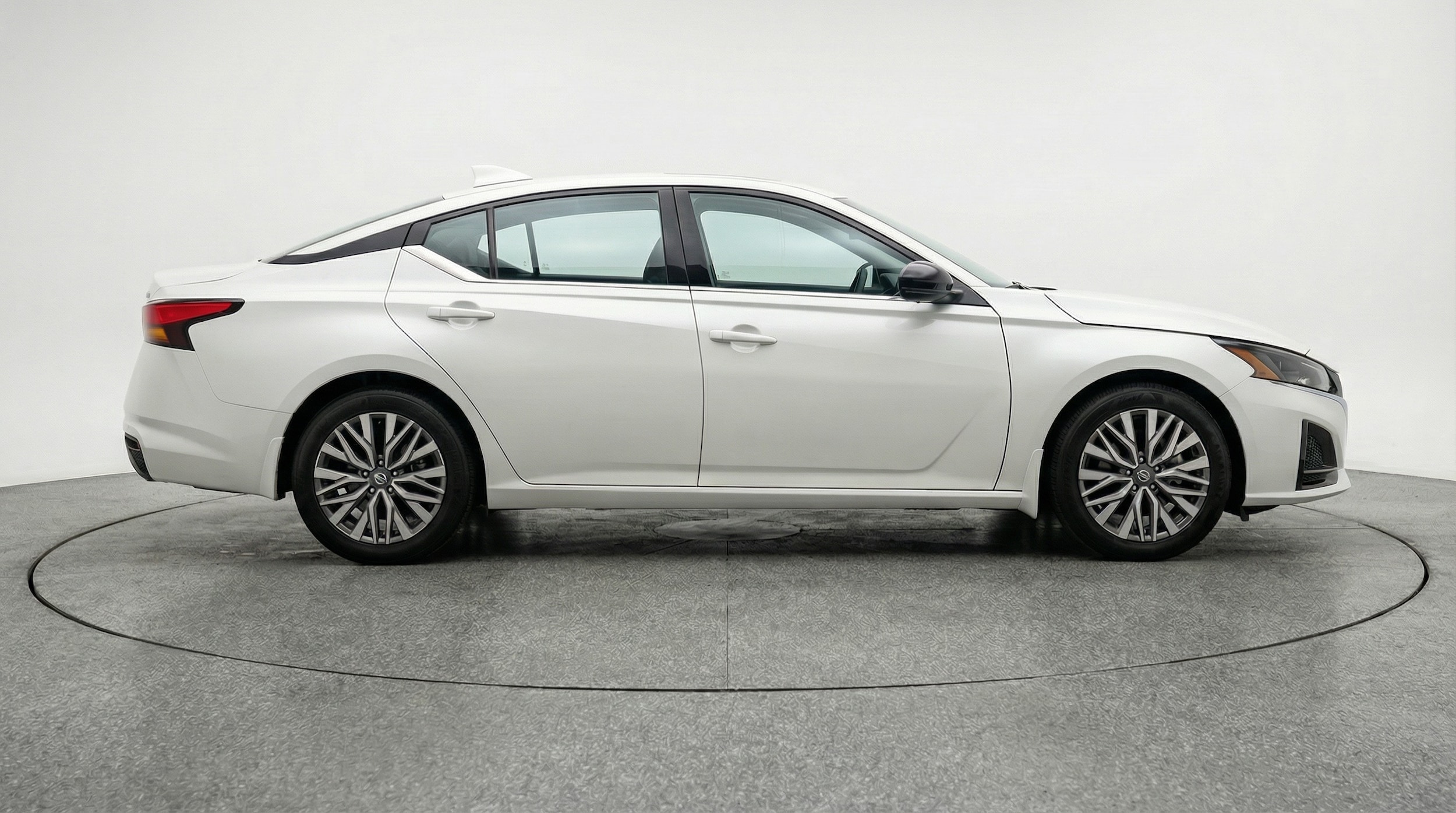 Thumbnail: 2025 Nissan Altima - 8