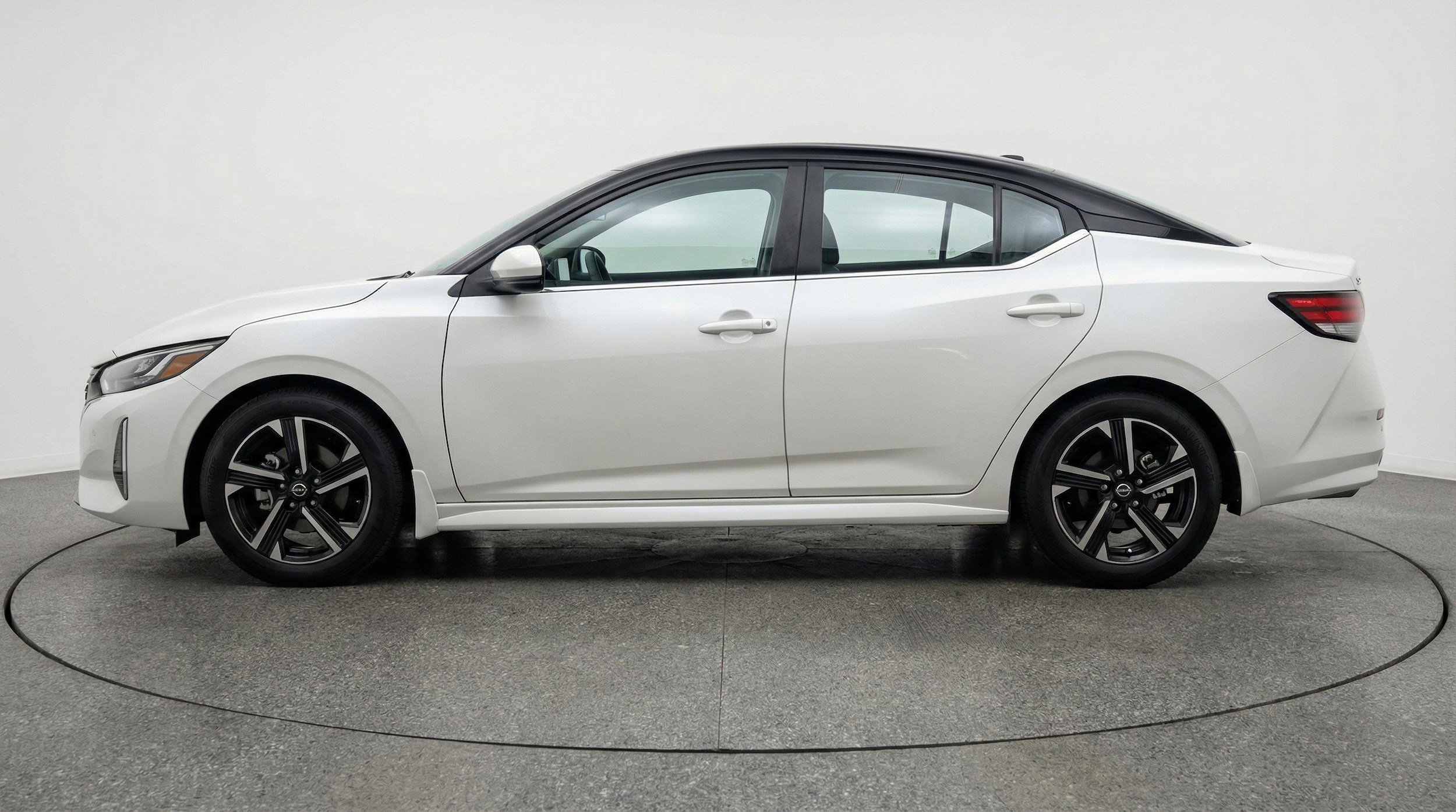 Thumbnail: 2025 Nissan Sentra - 5