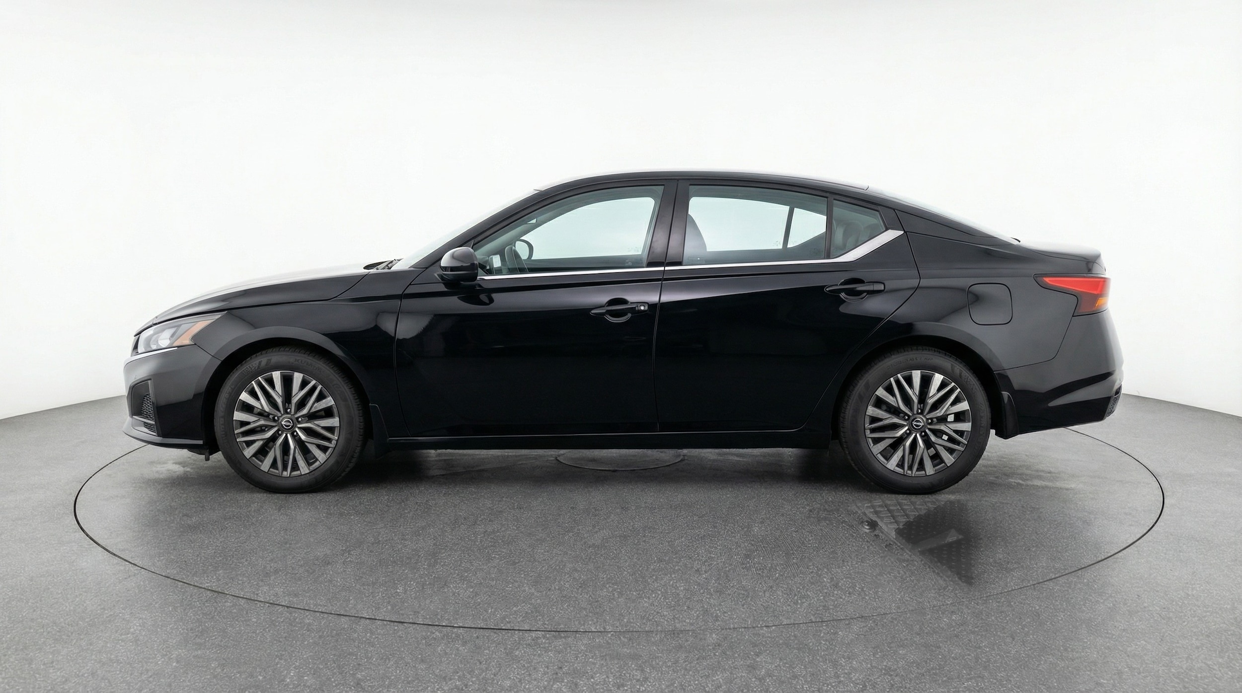 Thumbnail: 2025 Nissan Altima - 4