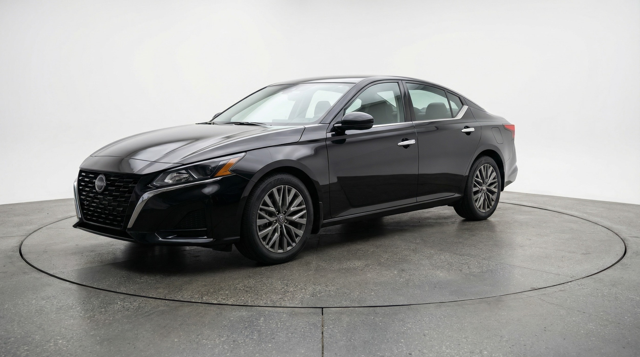 Thumbnail: 2025 Nissan Altima - 3