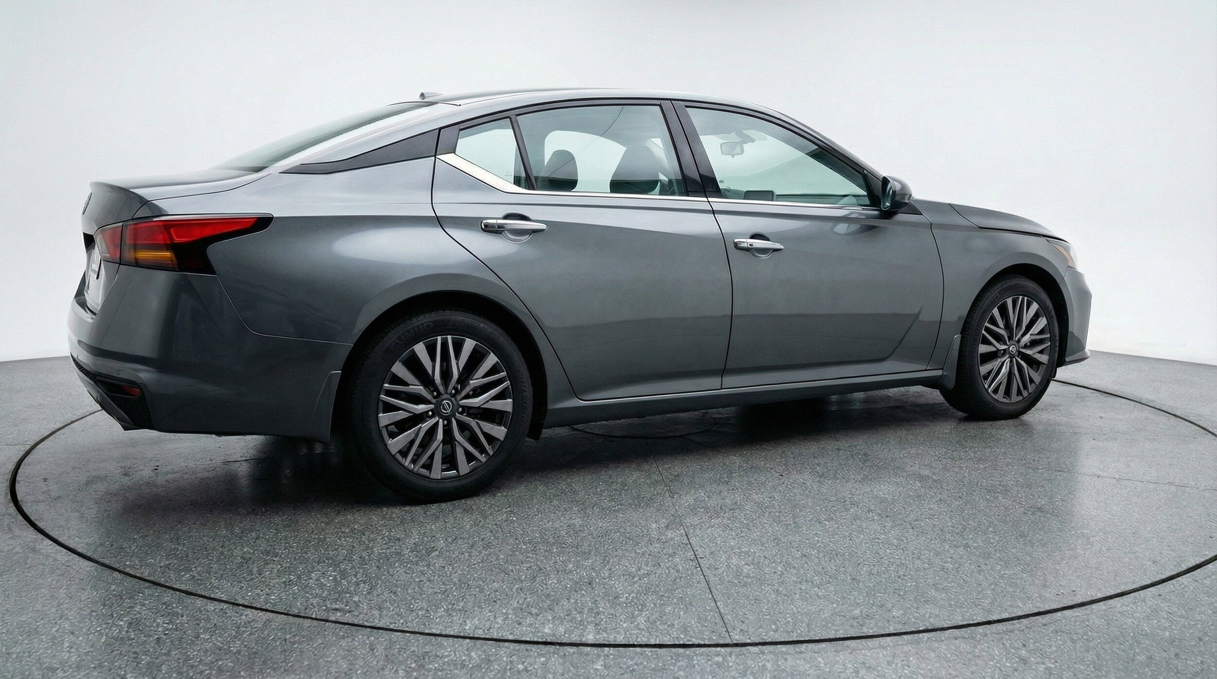 Thumbnail: 2025 Nissan Altima - 9