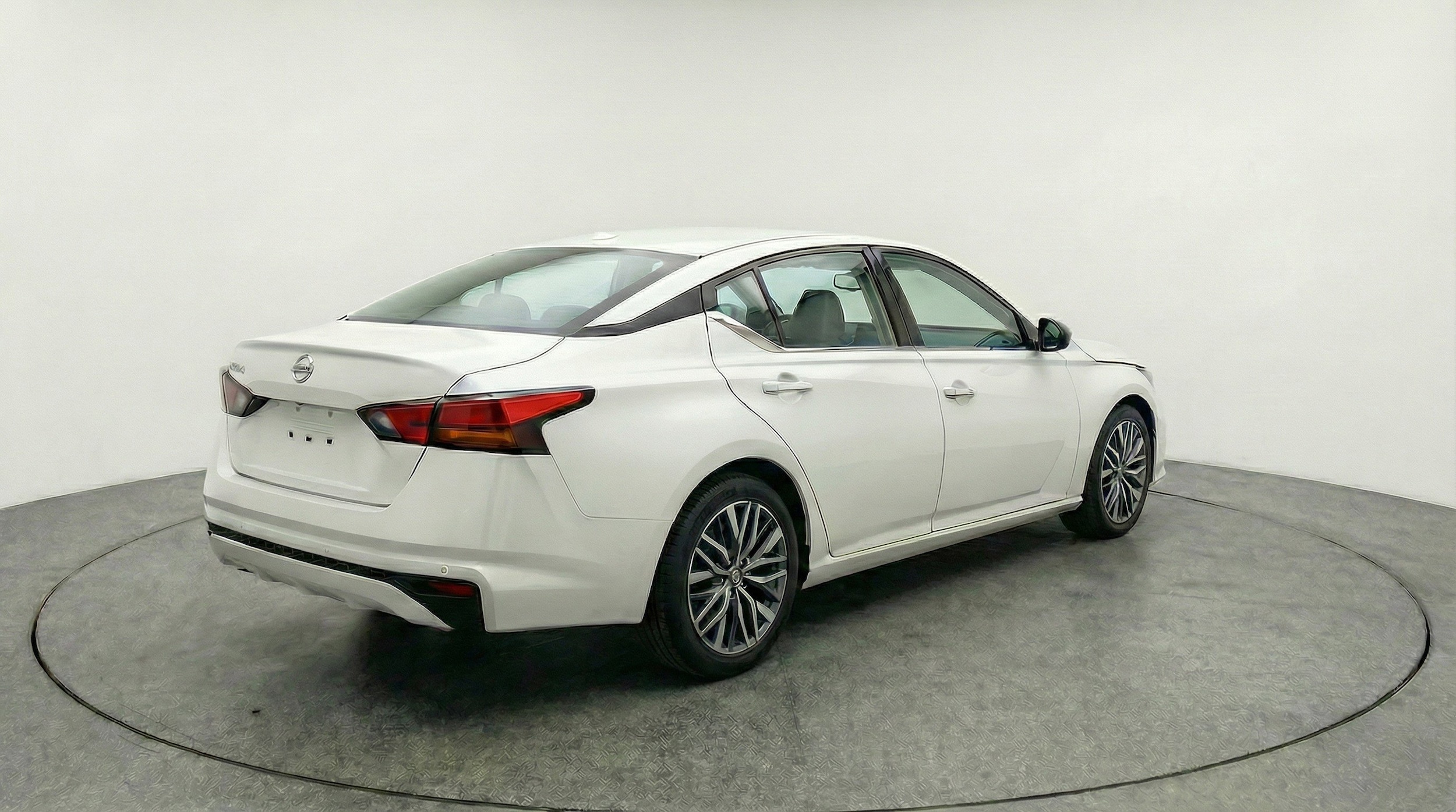 Thumbnail: 2025 Nissan Altima - 9
