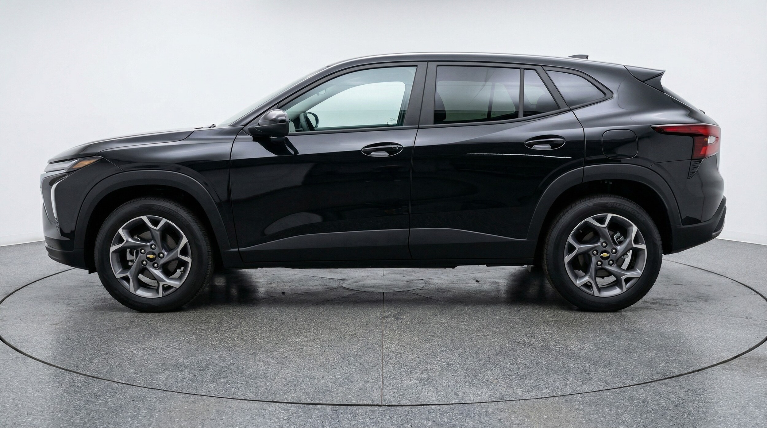 Thumbnail: 2025 Chevrolet Trax - 4