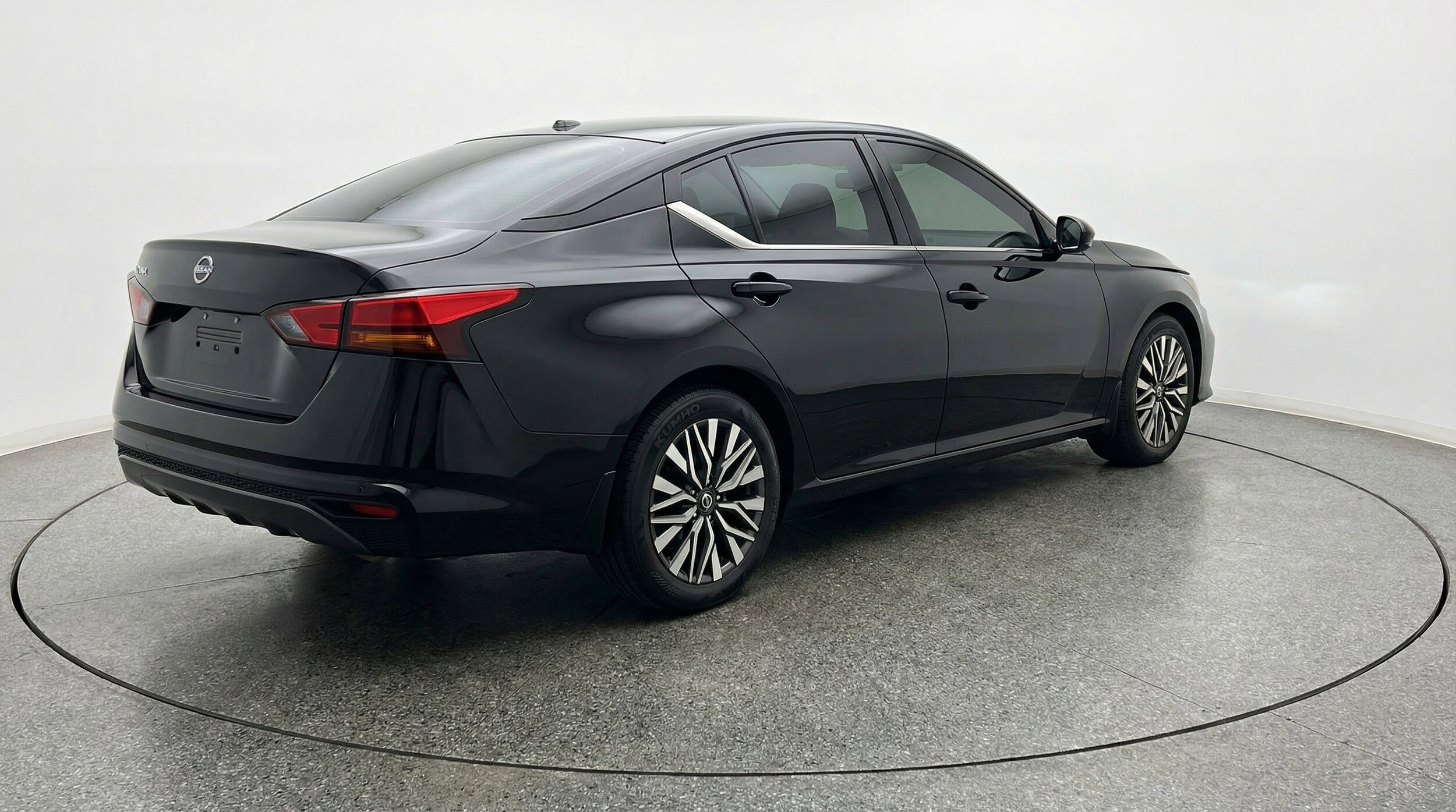 Thumbnail: 2025 Nissan Altima - 9