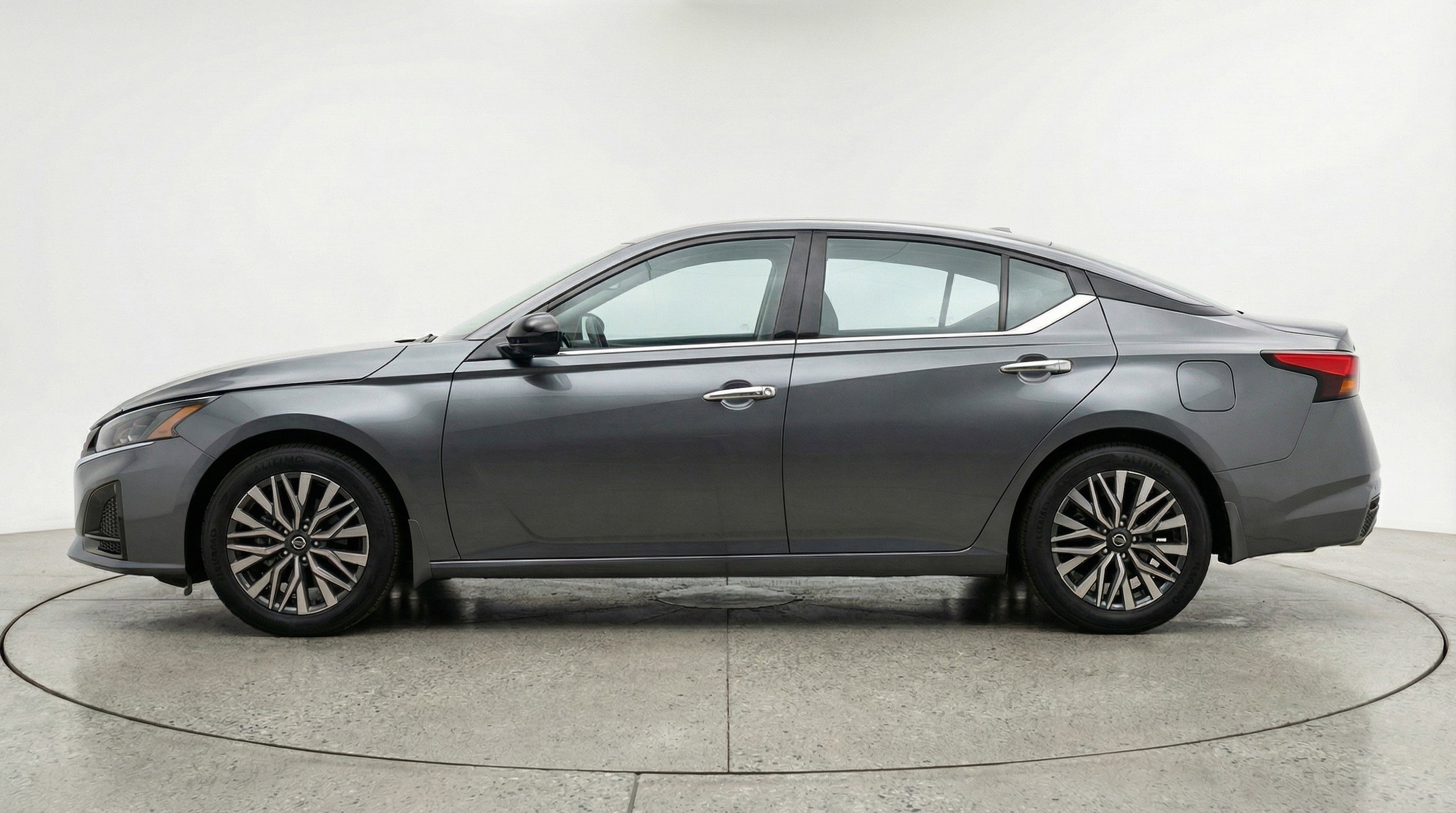 Thumbnail: 2025 Nissan Altima - 5