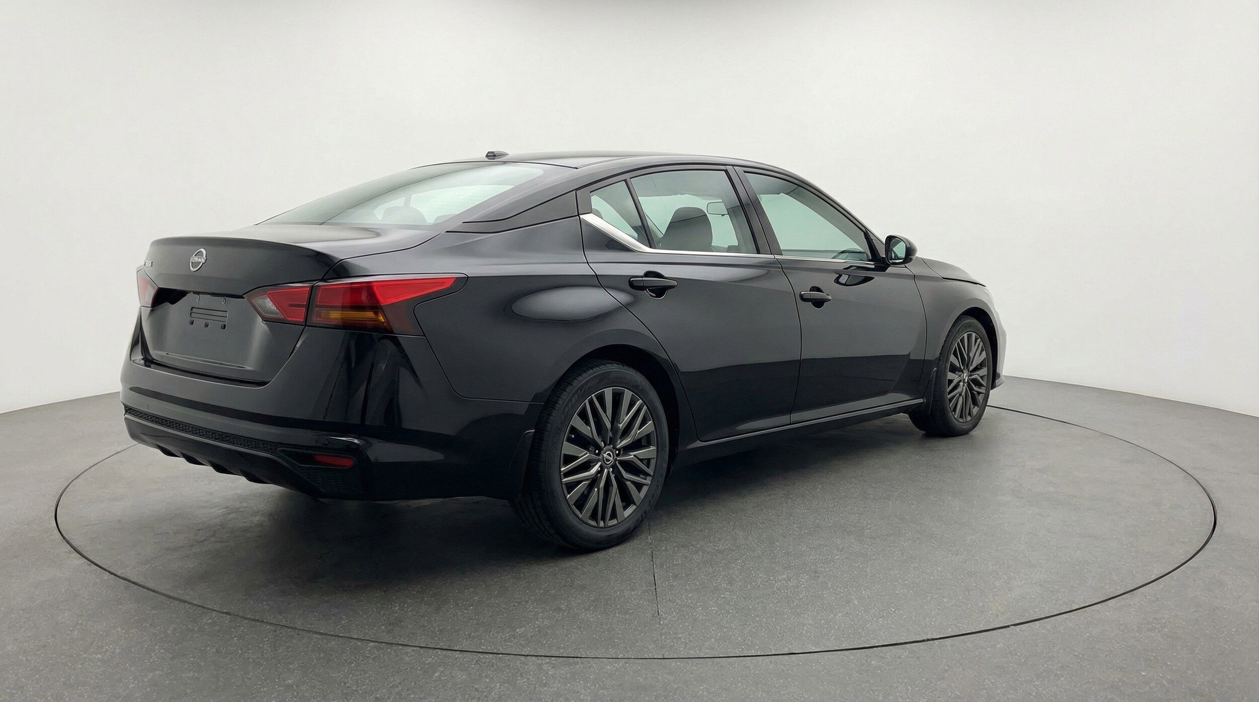 Thumbnail: 2025 Nissan Altima - 9