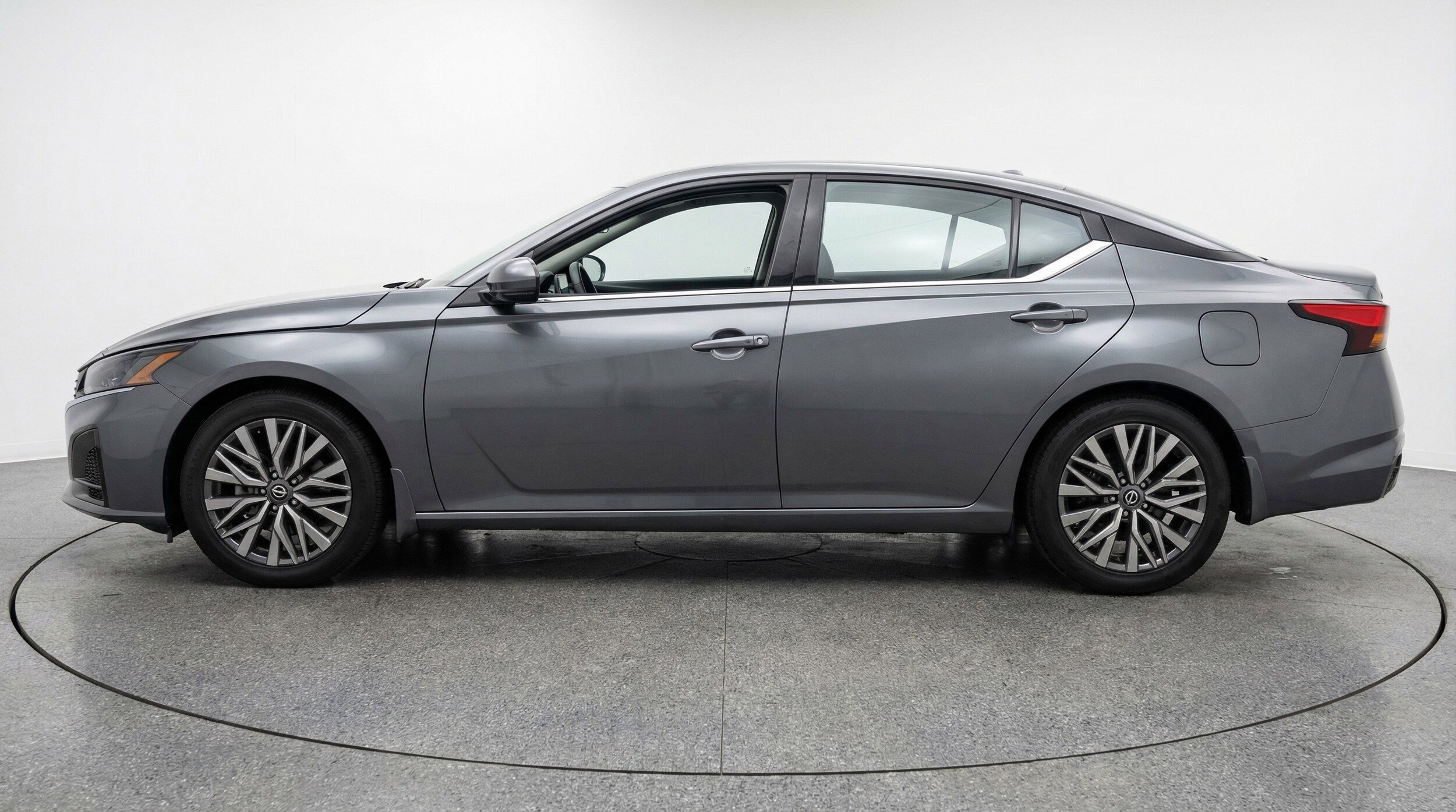 Thumbnail: 2025 Nissan Altima - 5