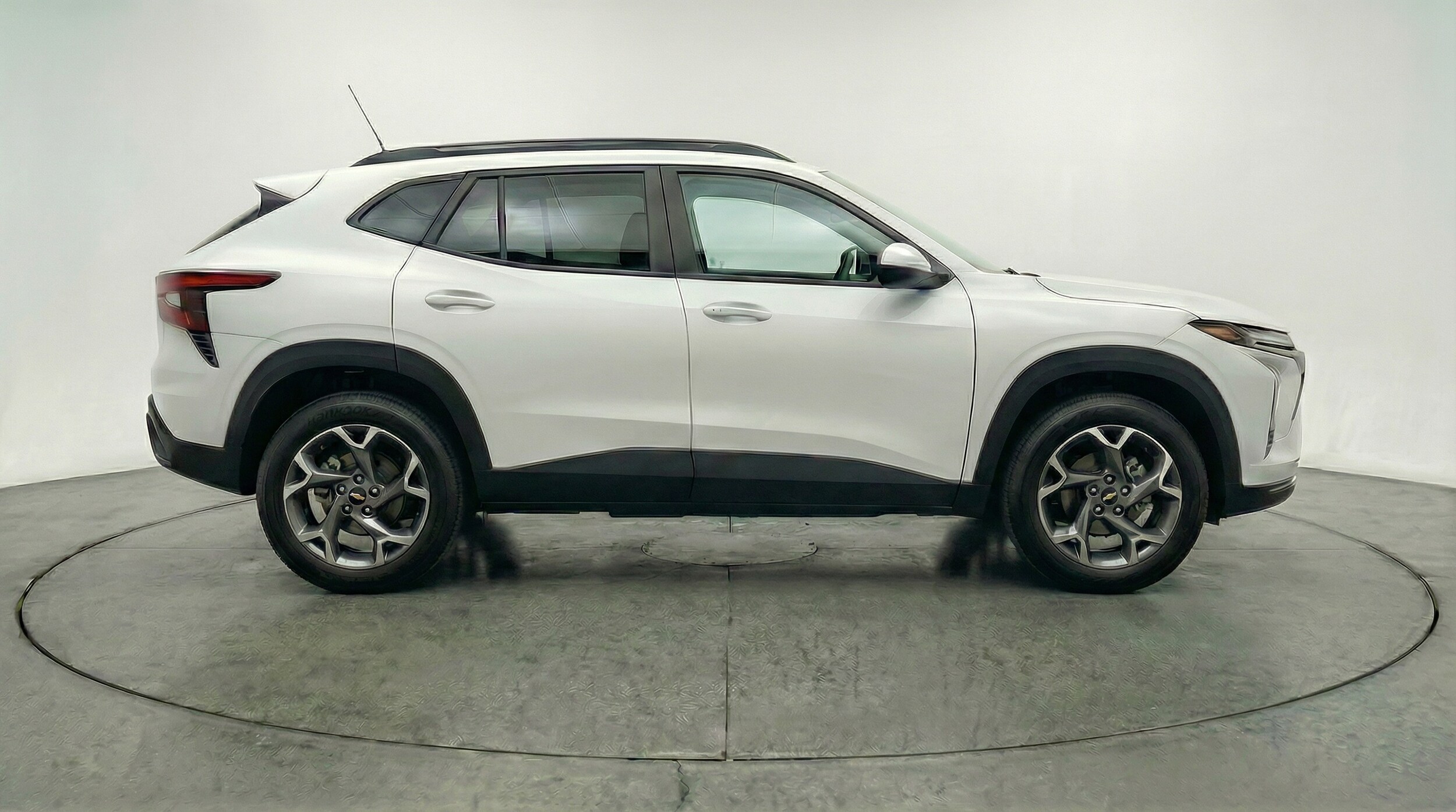 Thumbnail: 2025 Chevrolet Trax - 8