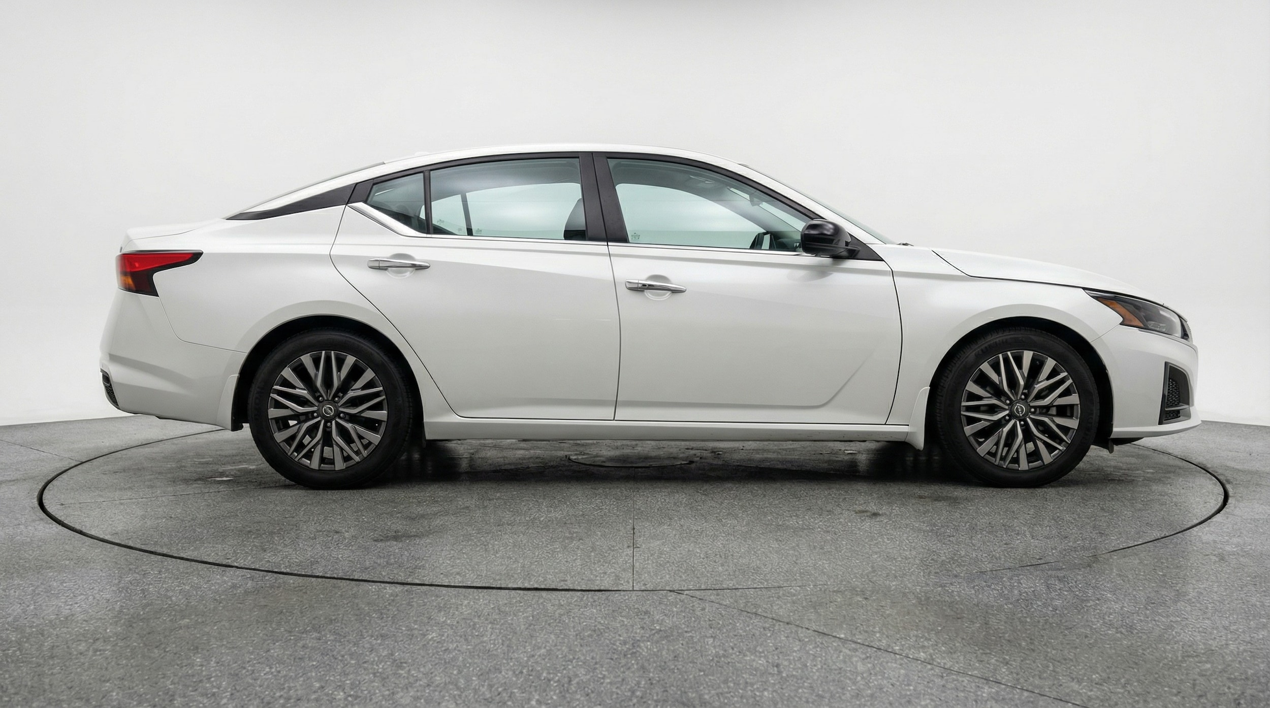 Thumbnail: 2025 Nissan Altima - 8