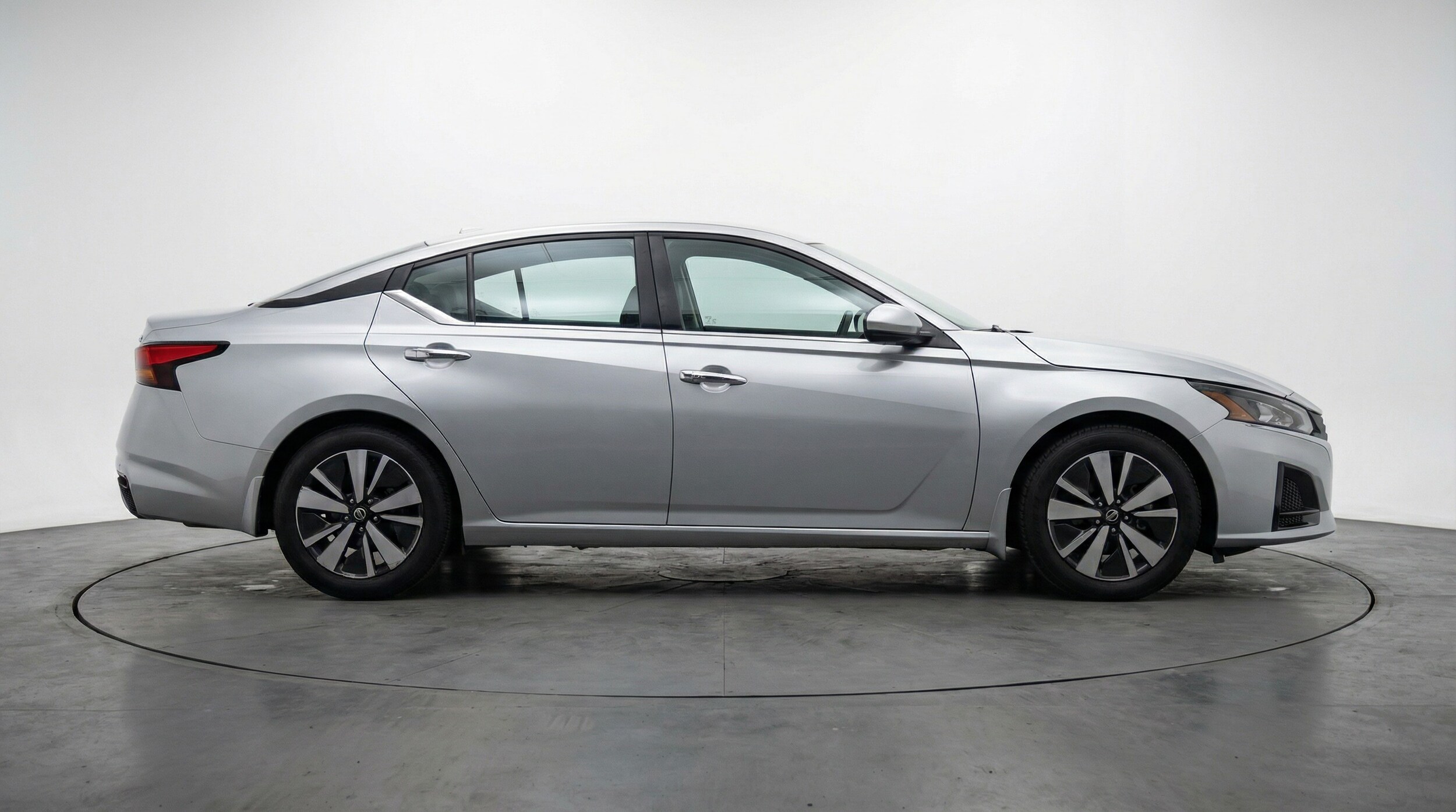 Thumbnail: 2025 Nissan Altima - 8